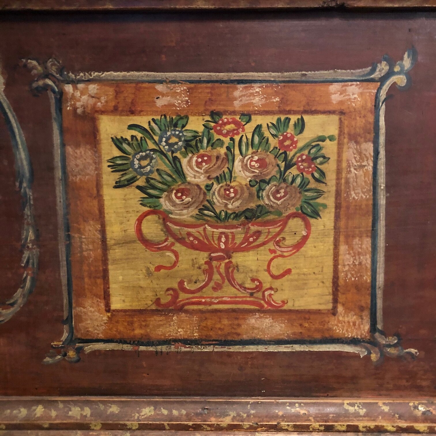 Decorative early 19th century painted trunk antique