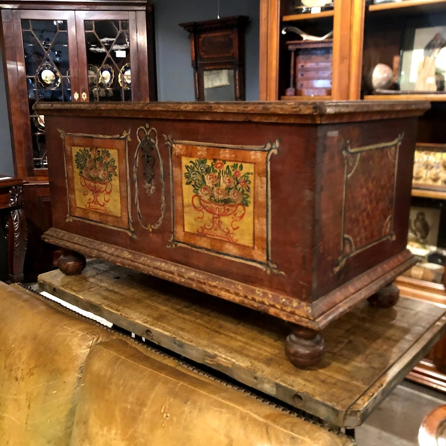 Decorative early 19th century painted trunk antique