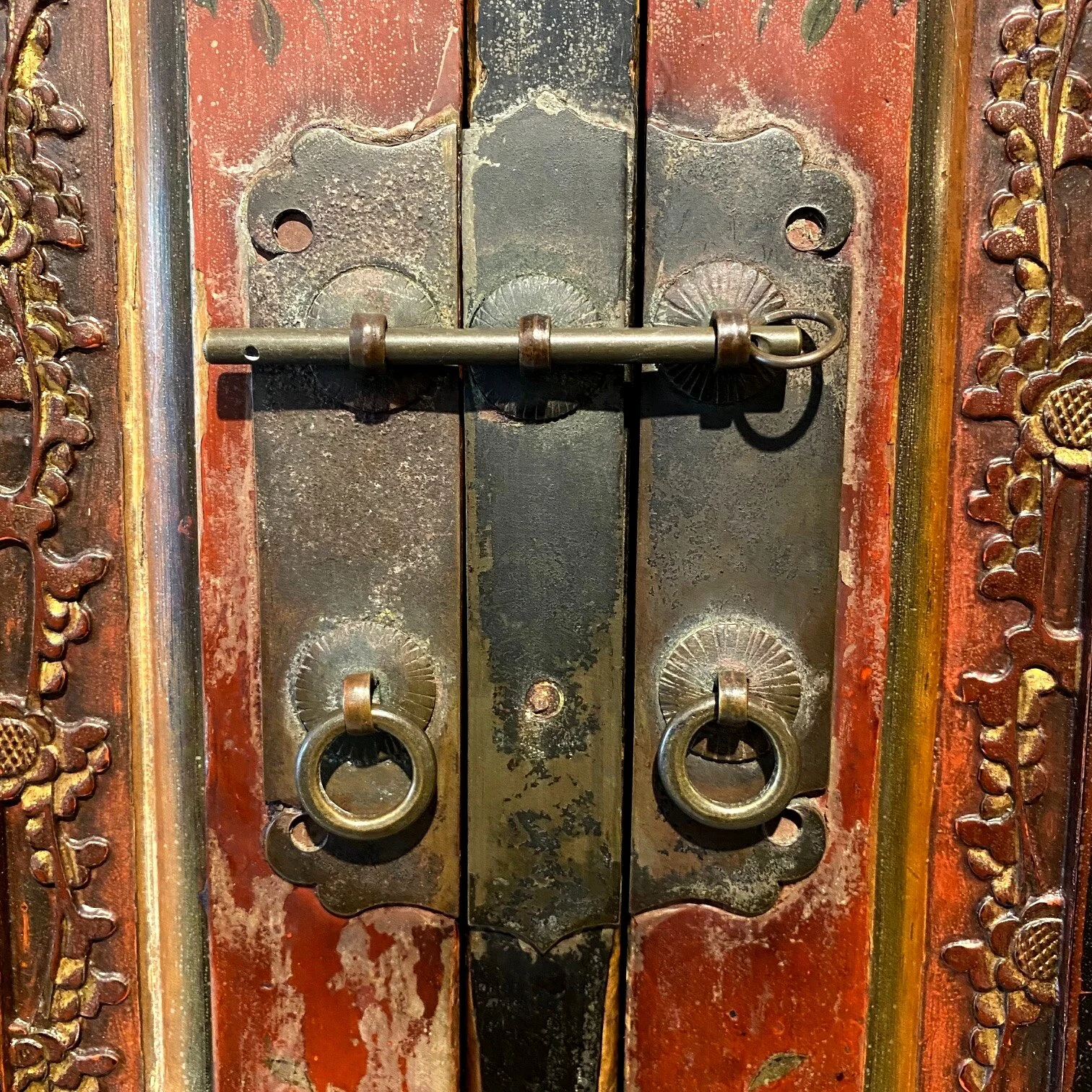 Late 19th century decorative Chinese cabinet asian oriental antique