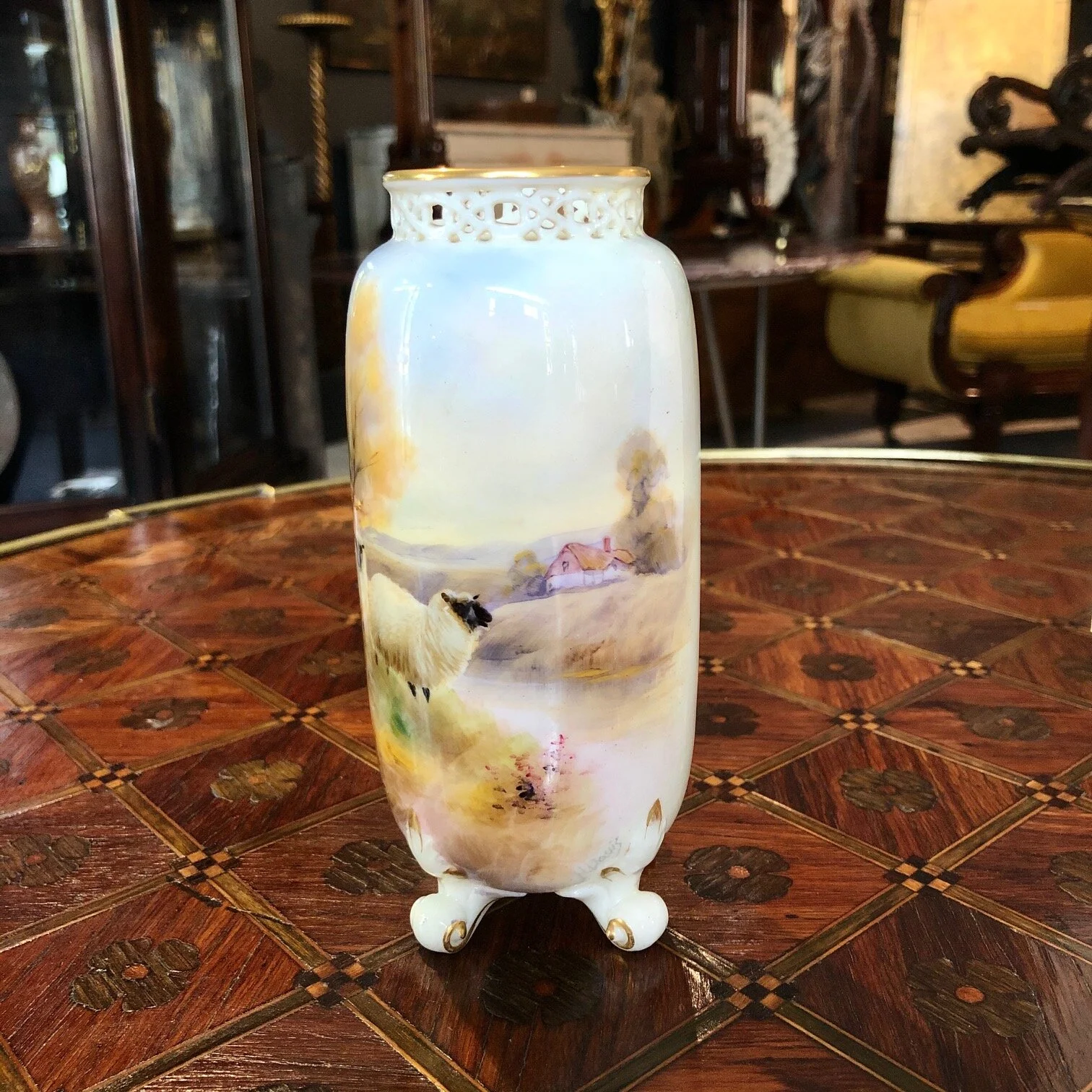 royal-worcester-harry-davis-vase 1.jpg