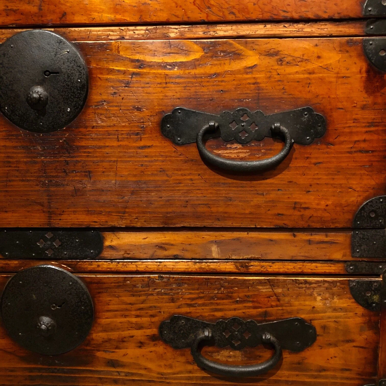 antique-japanese-chest 3.jpg
