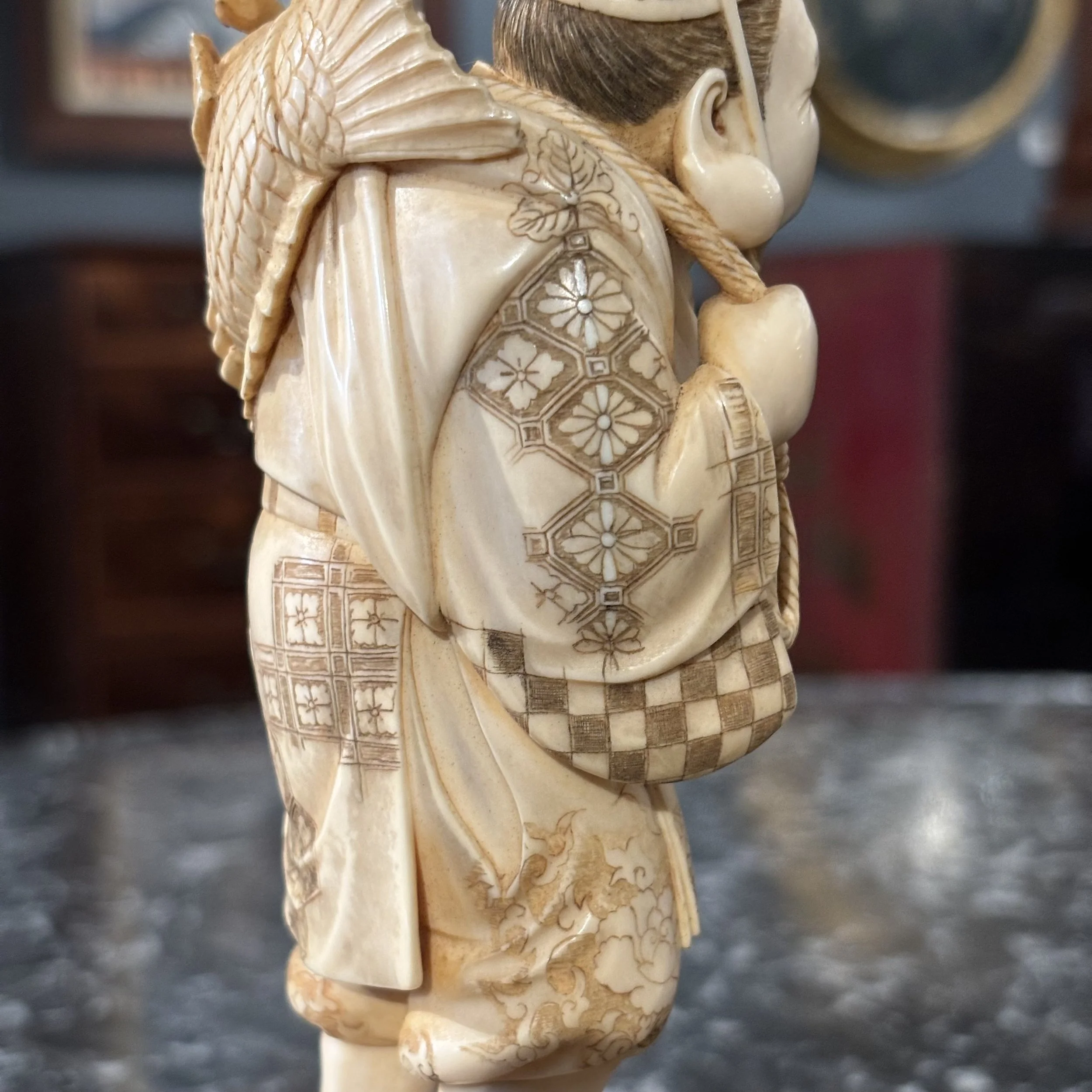 fine-quality-carved-antique-Japanese-Meiji-period-ivory-2.jpg