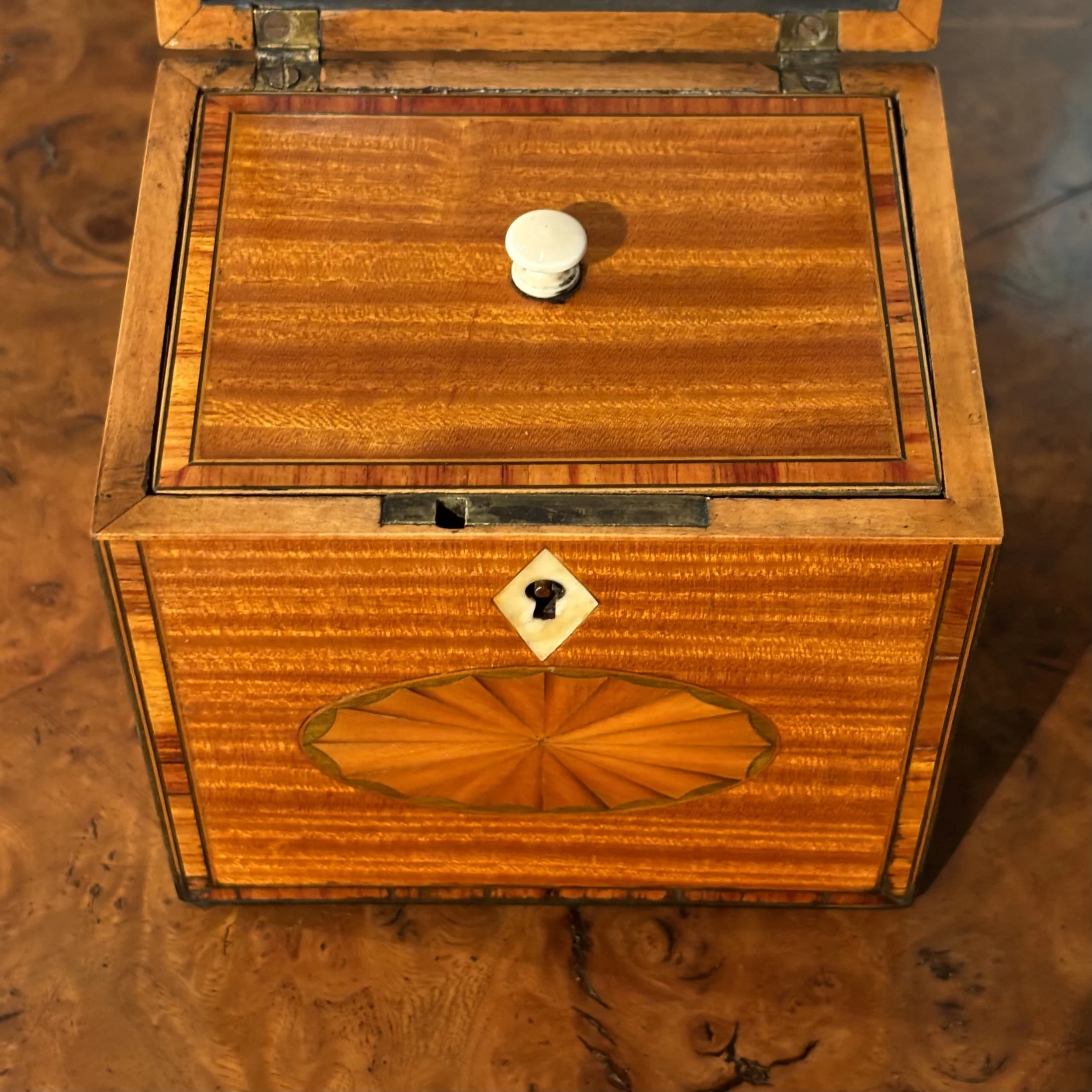 Rare-Antique-18th-century-Satinwood-Sheraton-tea-caddy-4.jpeg