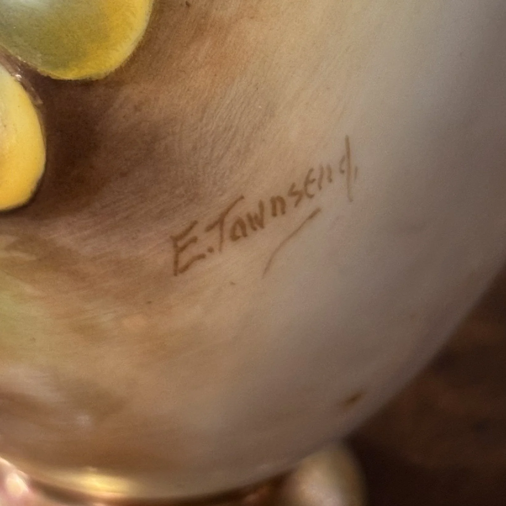 Signed-Royal-Worcester-fruit-vase-Townsend-2.jpeg