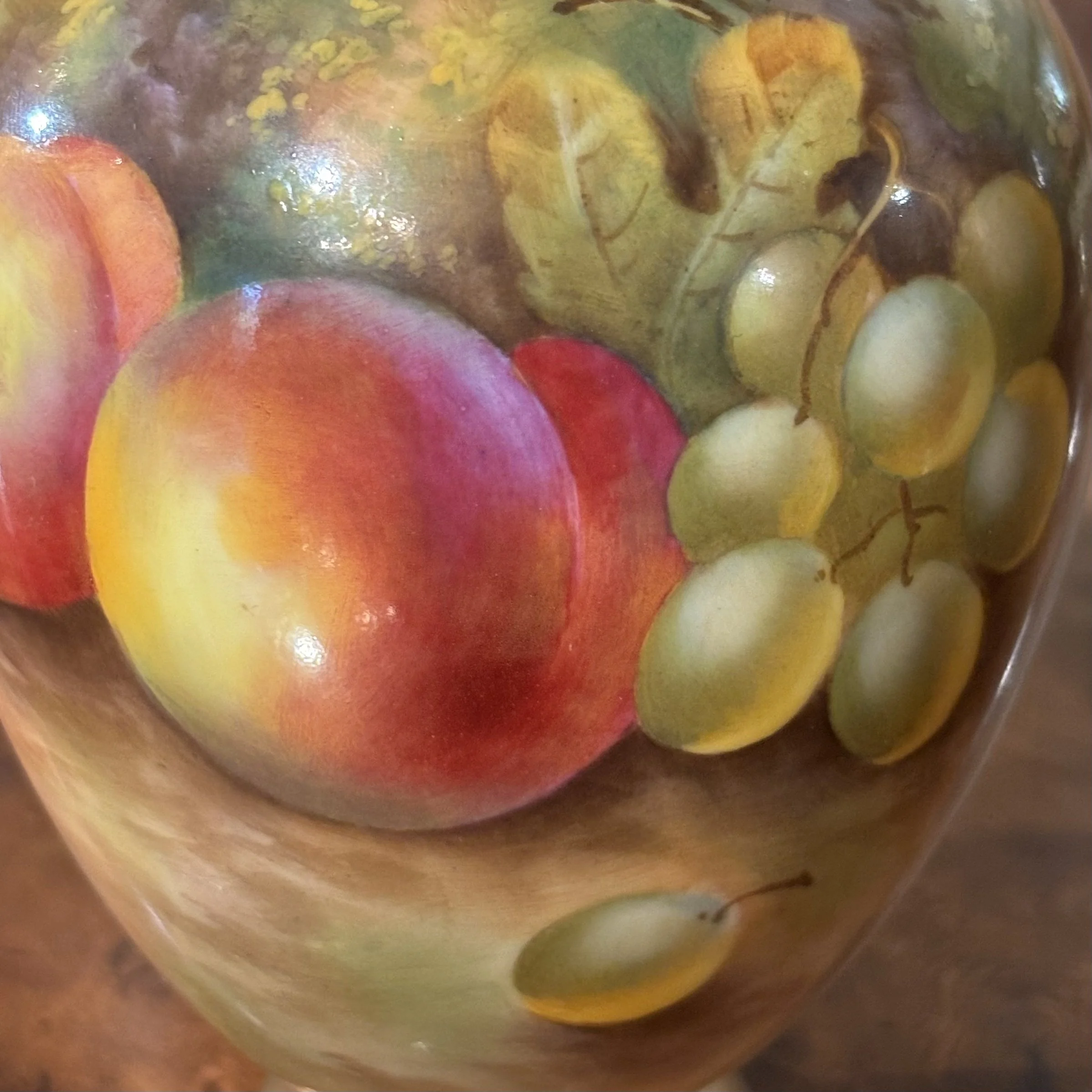 Signed-Royal-Worcester-fruit-vase-Townsend-3.jpeg
