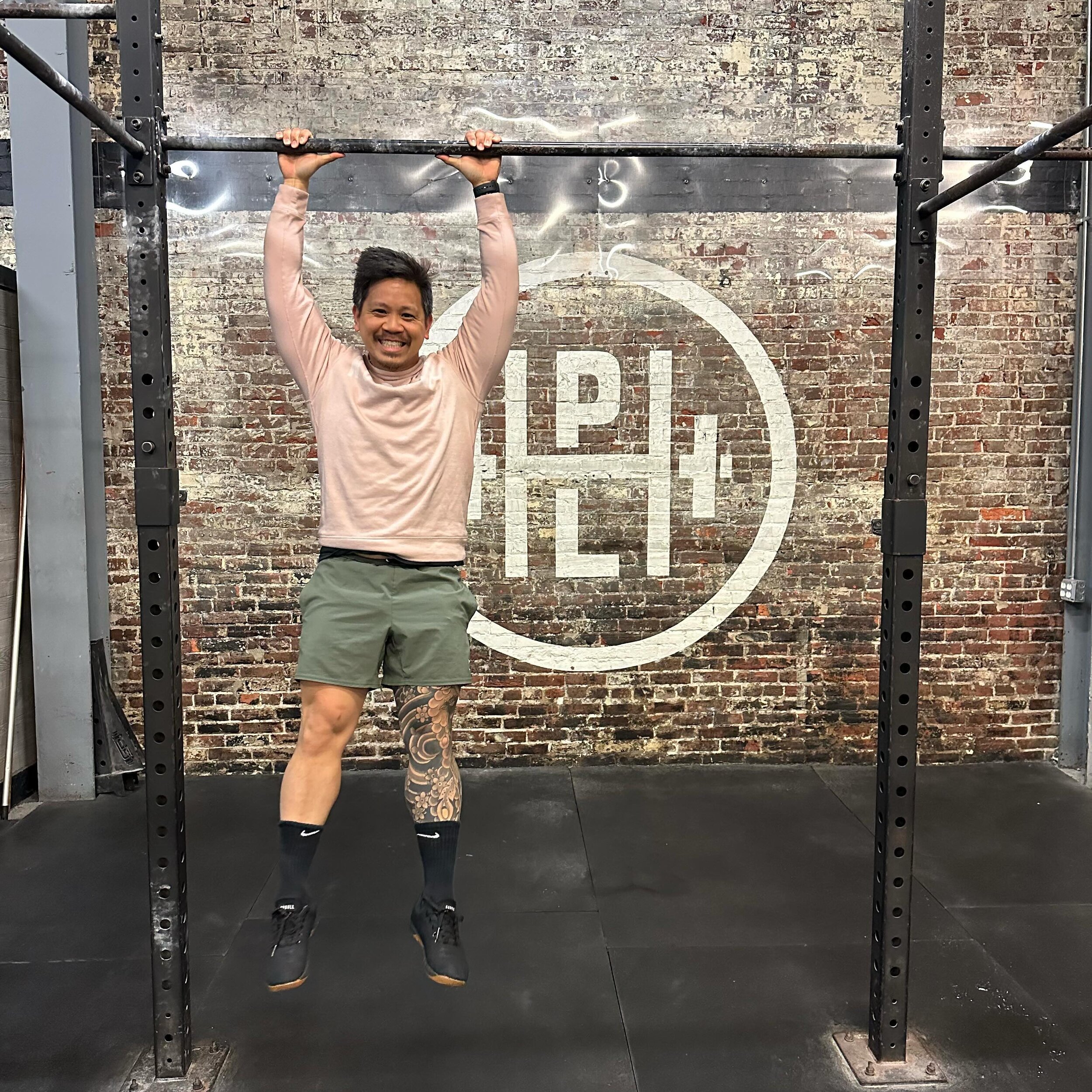 March is officially over! And that means it&rsquo;s time to announce the March challenge winner. We just wanna give a big congratulations to Mike Joaquin. Mike held from the rig for over 2 and a half minutes! Yes, over 2 and a half minutes. Mike has 