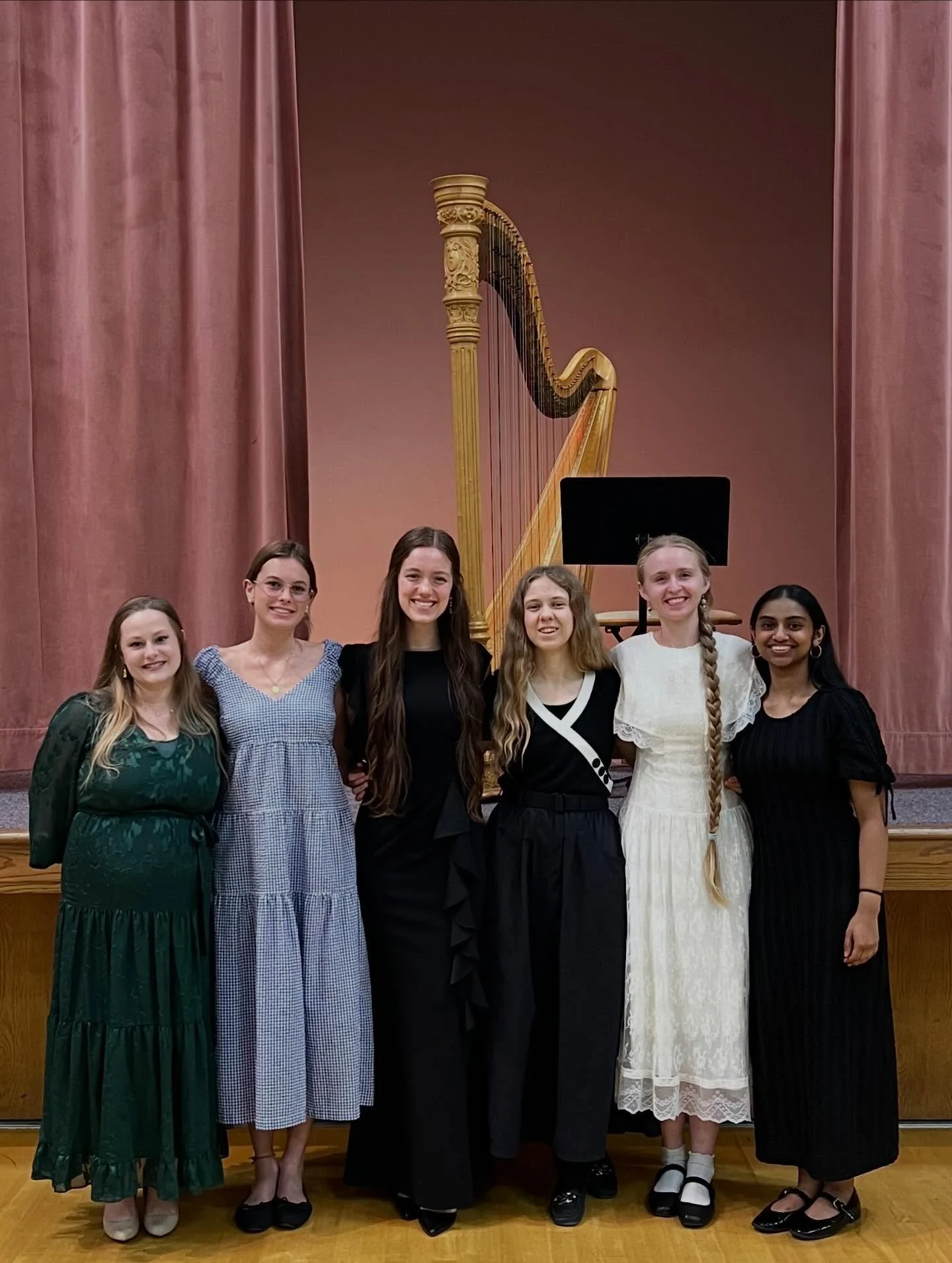 So lovely to hear the solos from the University of Utah students (@uofu_harps ) tonight! ✨🪉 
Special shout out to @harp_with_melody for hosting and providing refreshments!
Tomorrow is @uofucrimsonharps at Valley Catholic!