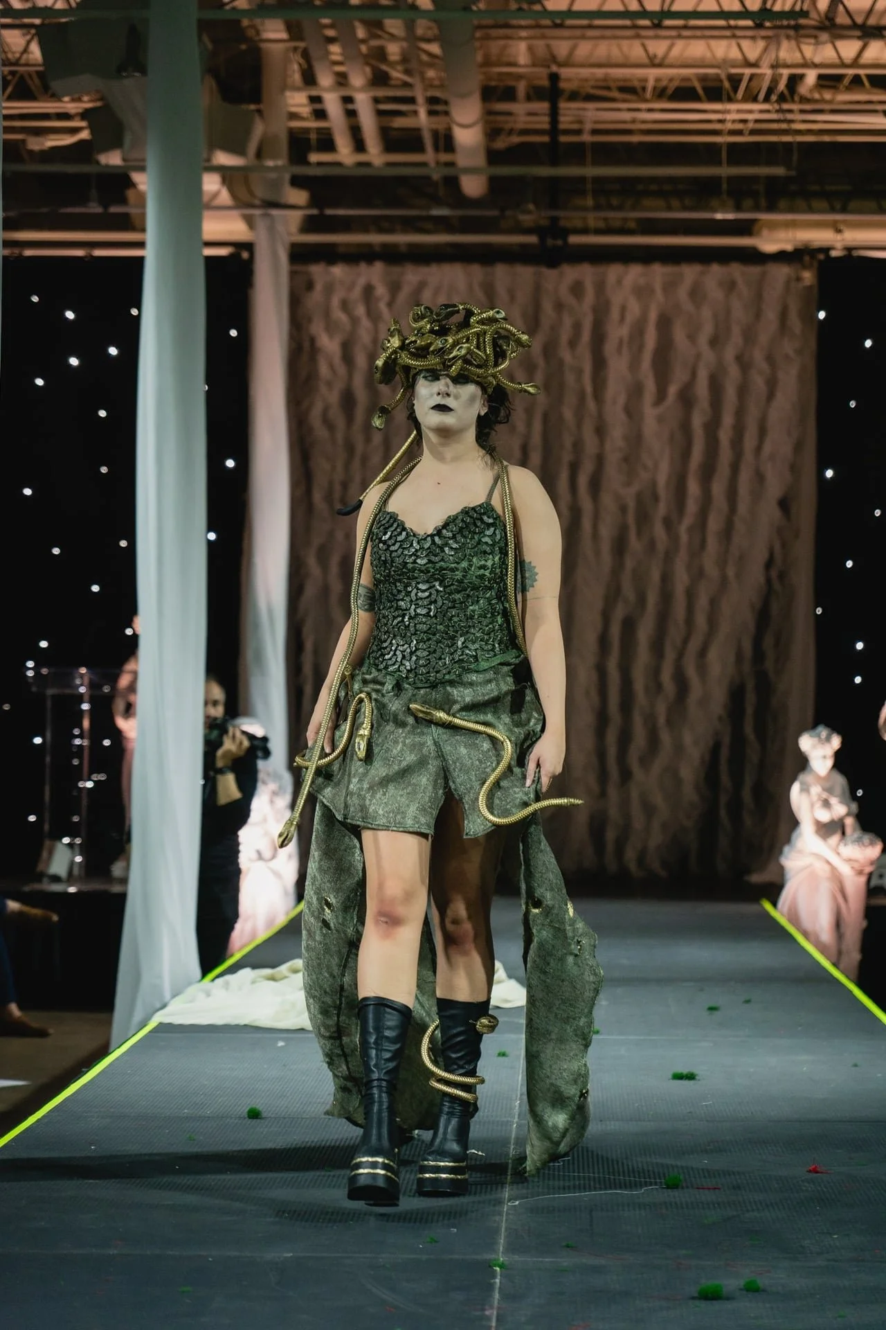 Dressed-1341318.jpg