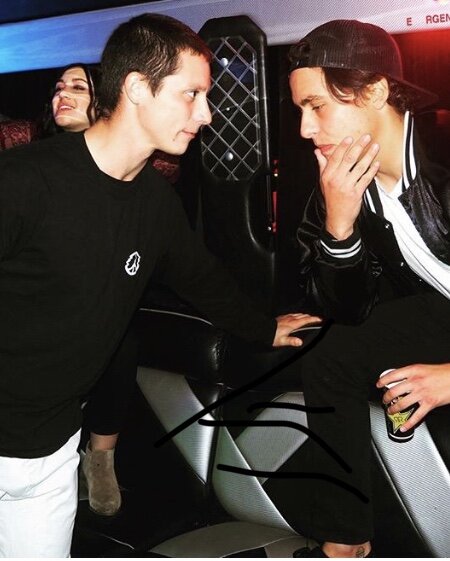 Chandler and Joey.jpg