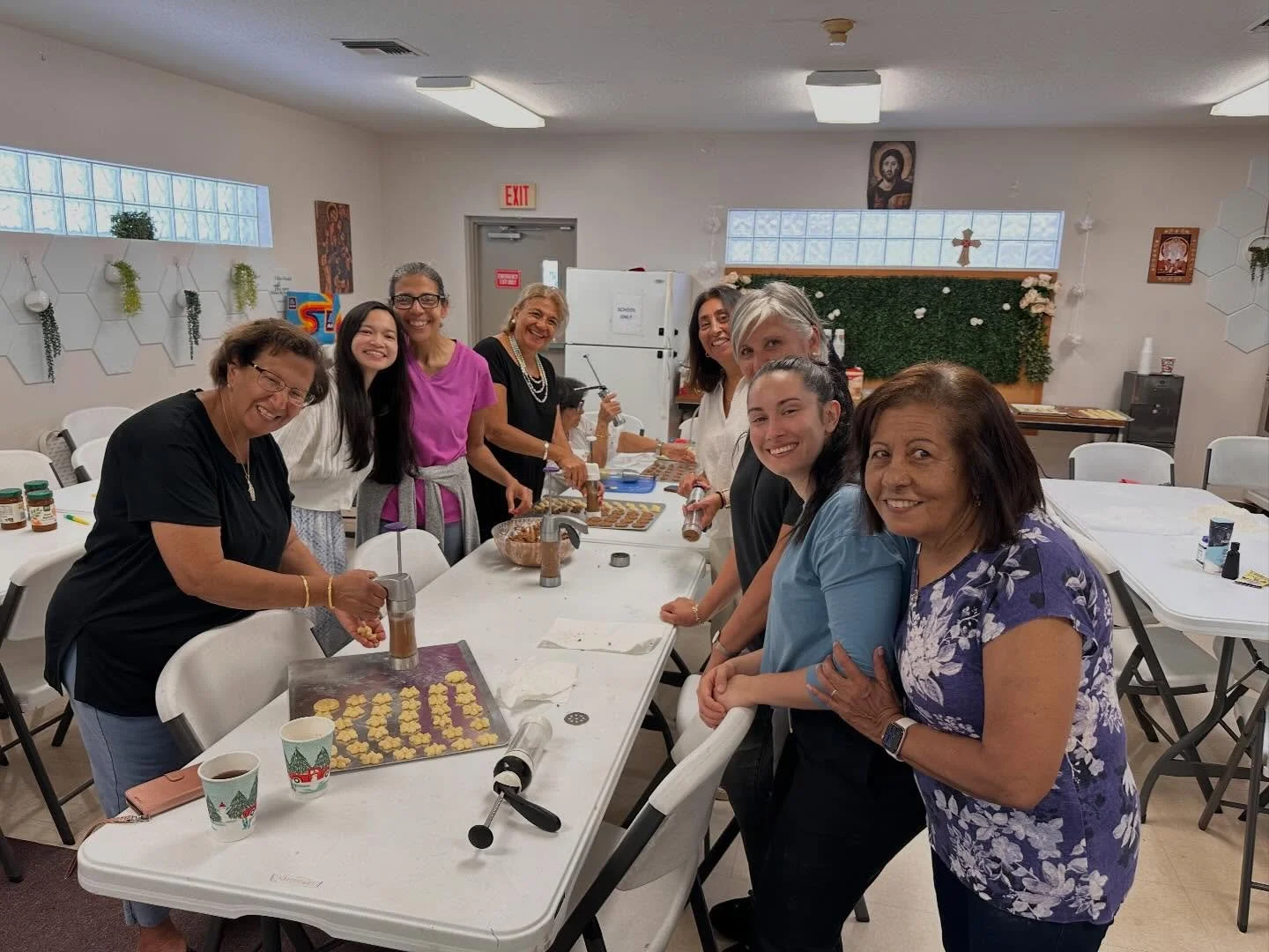 Christos Anesti; Alithos Anesti ✝️ 
Our annual Easter cookie baking was such a beautiful time 😊🌸