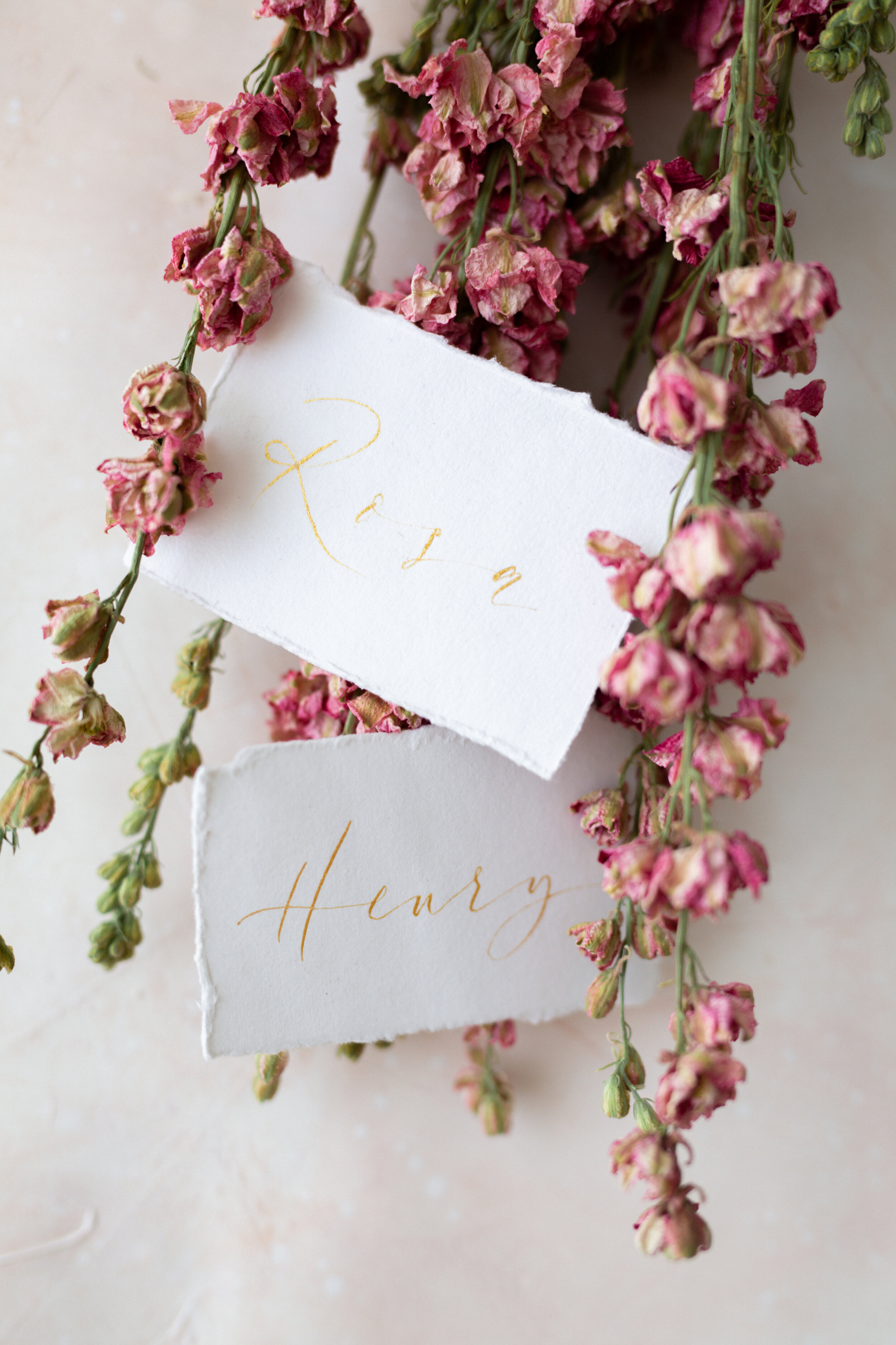 wedding place cards with dried flowers
