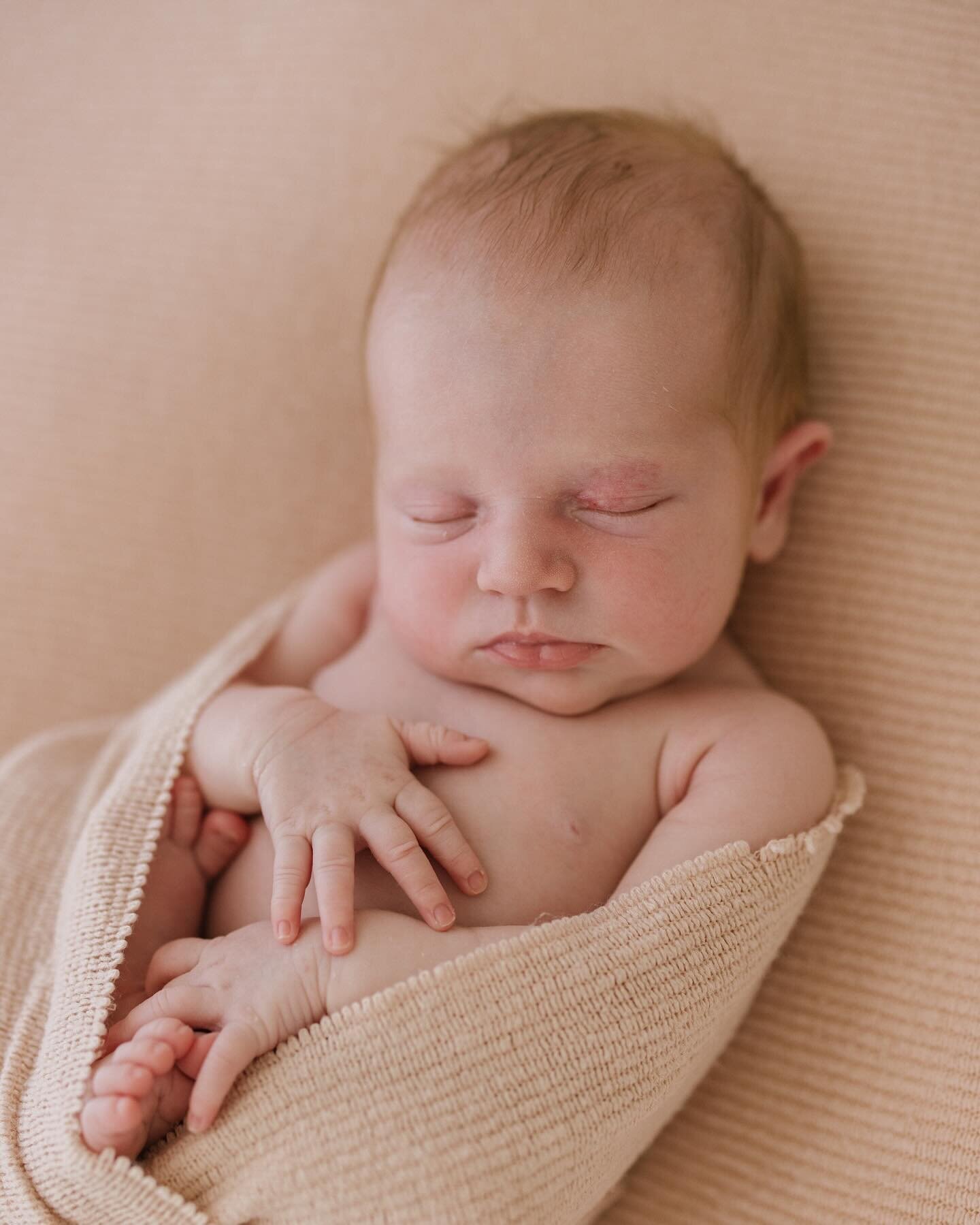 Baby Abigail 💫 captured in our beautiful studio on Monday morning x