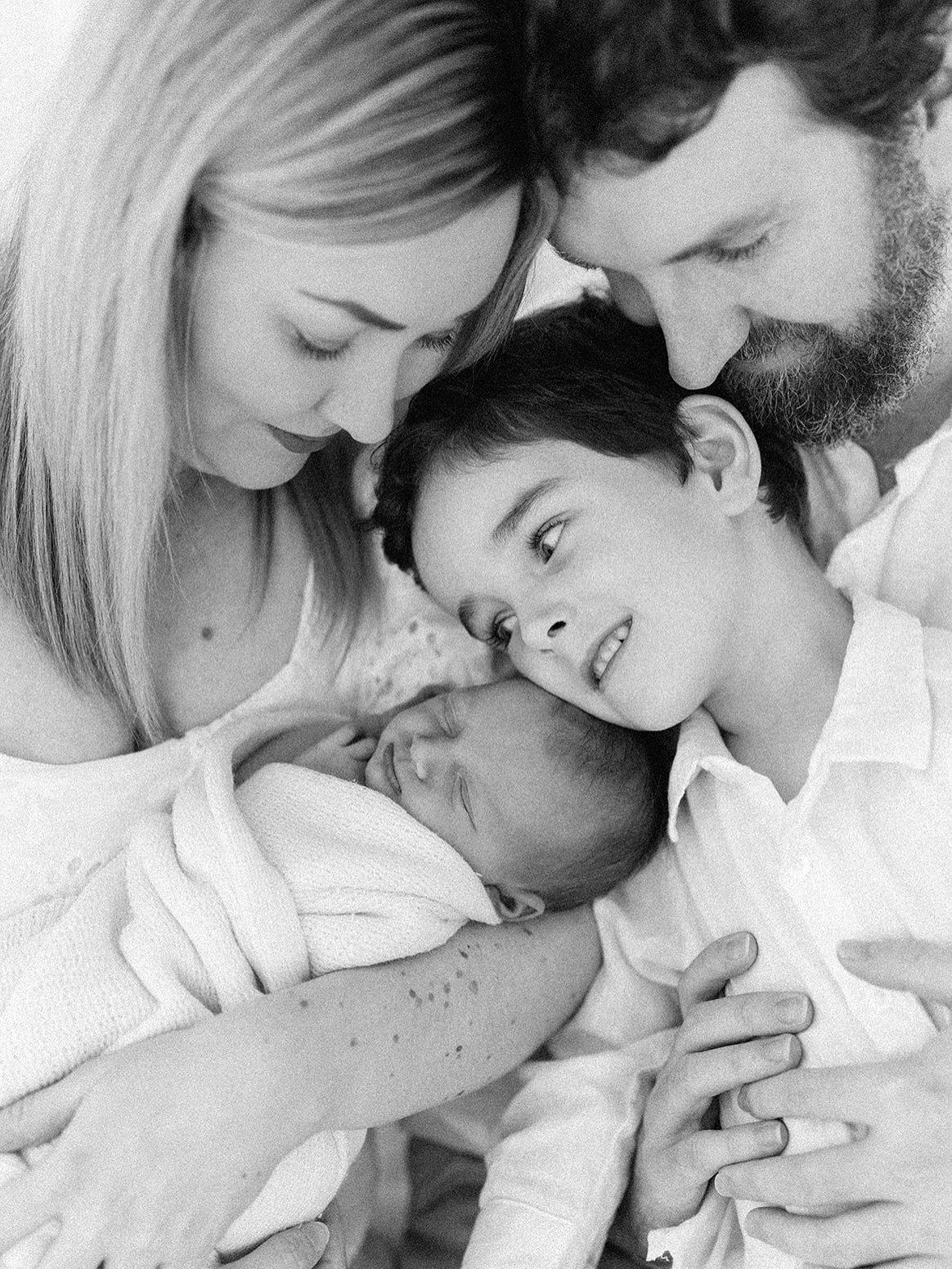 A series of the sweetest sibling photos you ever did see 😍 

#brisbanenewbornphotographer