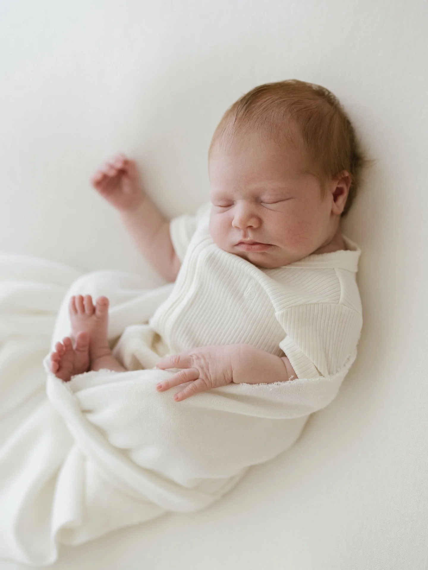 What day is it? Who knows. One thing I do know is that January is full of babies&hellip;some arriving early already and just couldn&rsquo;t wait for the new year 💫 excited to capture so many beautiful babies in 2026! Are you having a baby in 2026? N