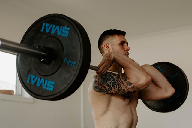Never rely on your talent to get you over the line. We love the grind just as much as the rolls, especially on the weekend in the sun 🤙🏽
@teamperosh @smai_sports @musowithalens
#bjjfamily #bjj #fitness #fit #brazilianjiujitsulifestyle #grappling #submissions #noquit #nochill