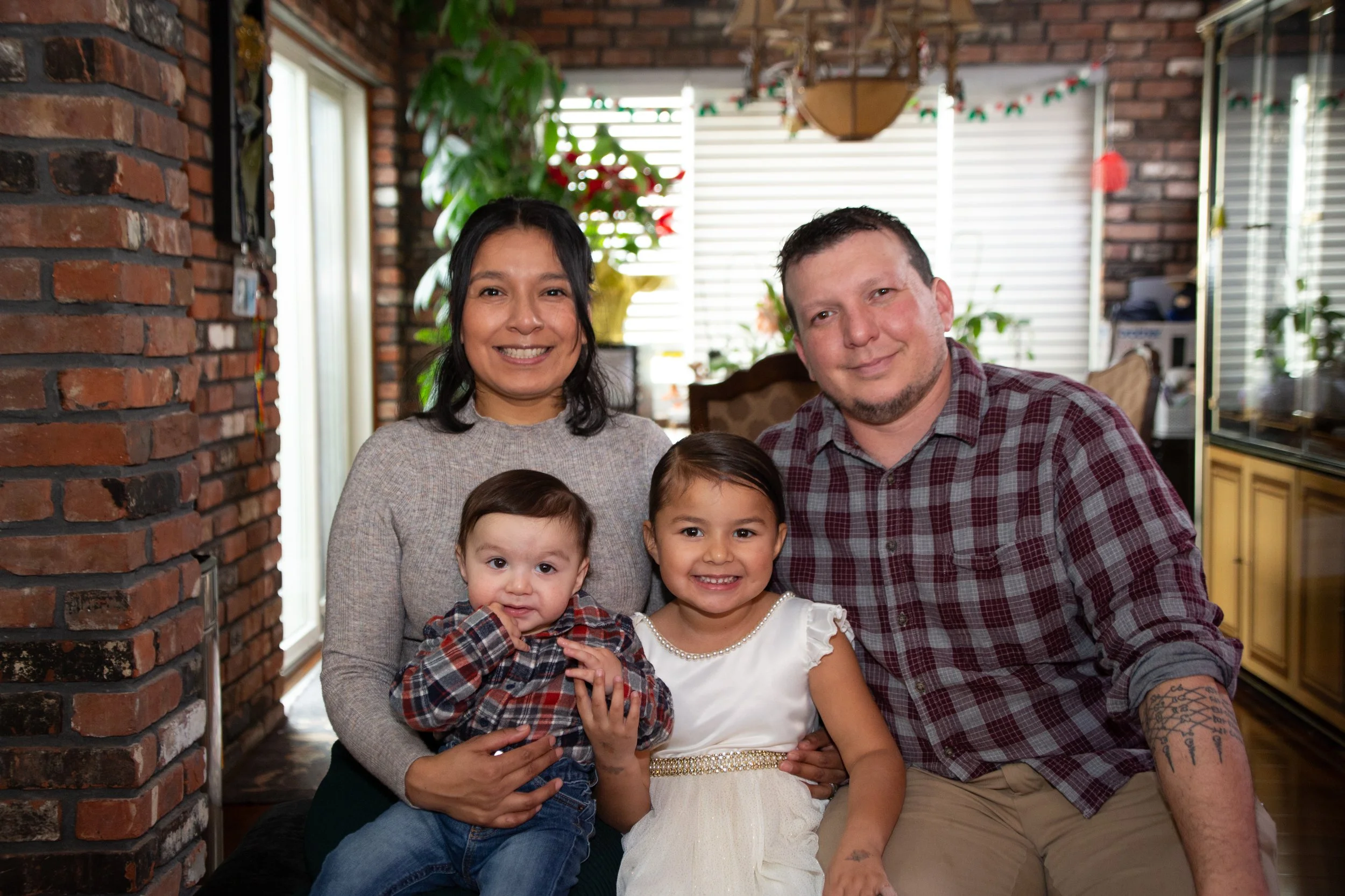 8. laila fam smiles.jpg