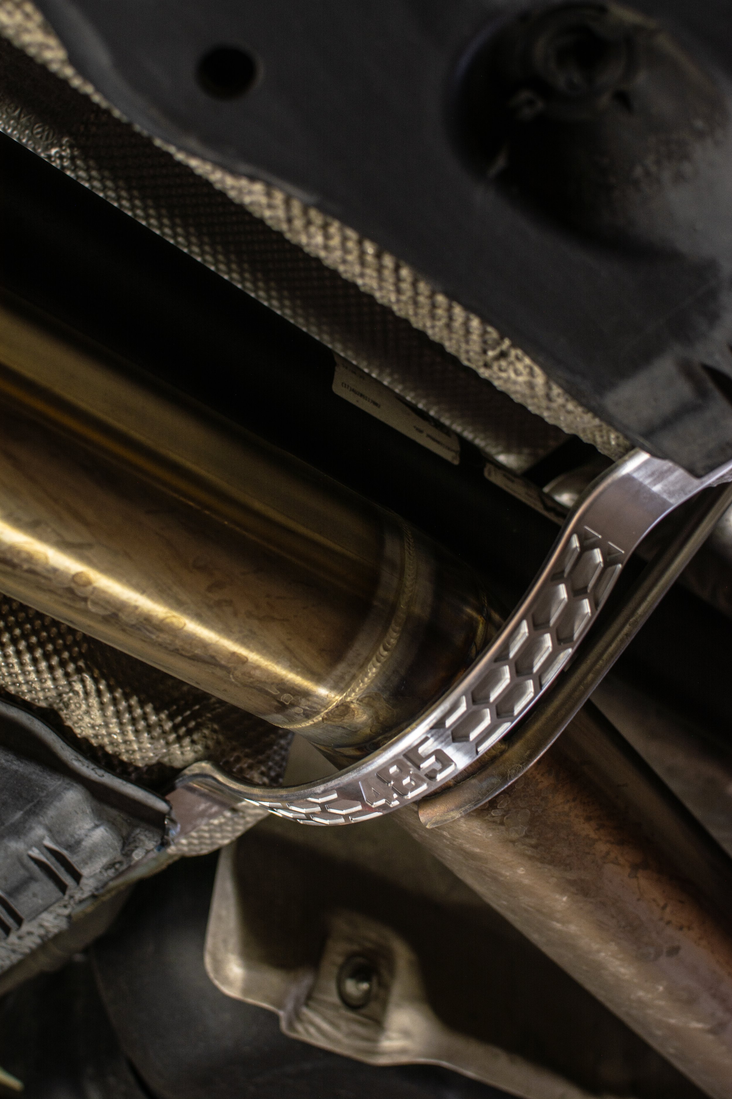 RS3 / TTRS High clearance center support brace