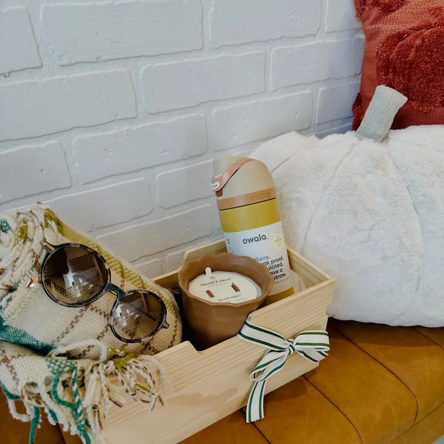 It’s officially the final week of October and our Spooktacle Giveaway!!! Last chance to get those reviews, eye exams and purchases in to be entered. Ways to enter: 1️⃣ come in for an eye exam 2️⃣ purchase glasses 3️⃣buy a year supply of contact