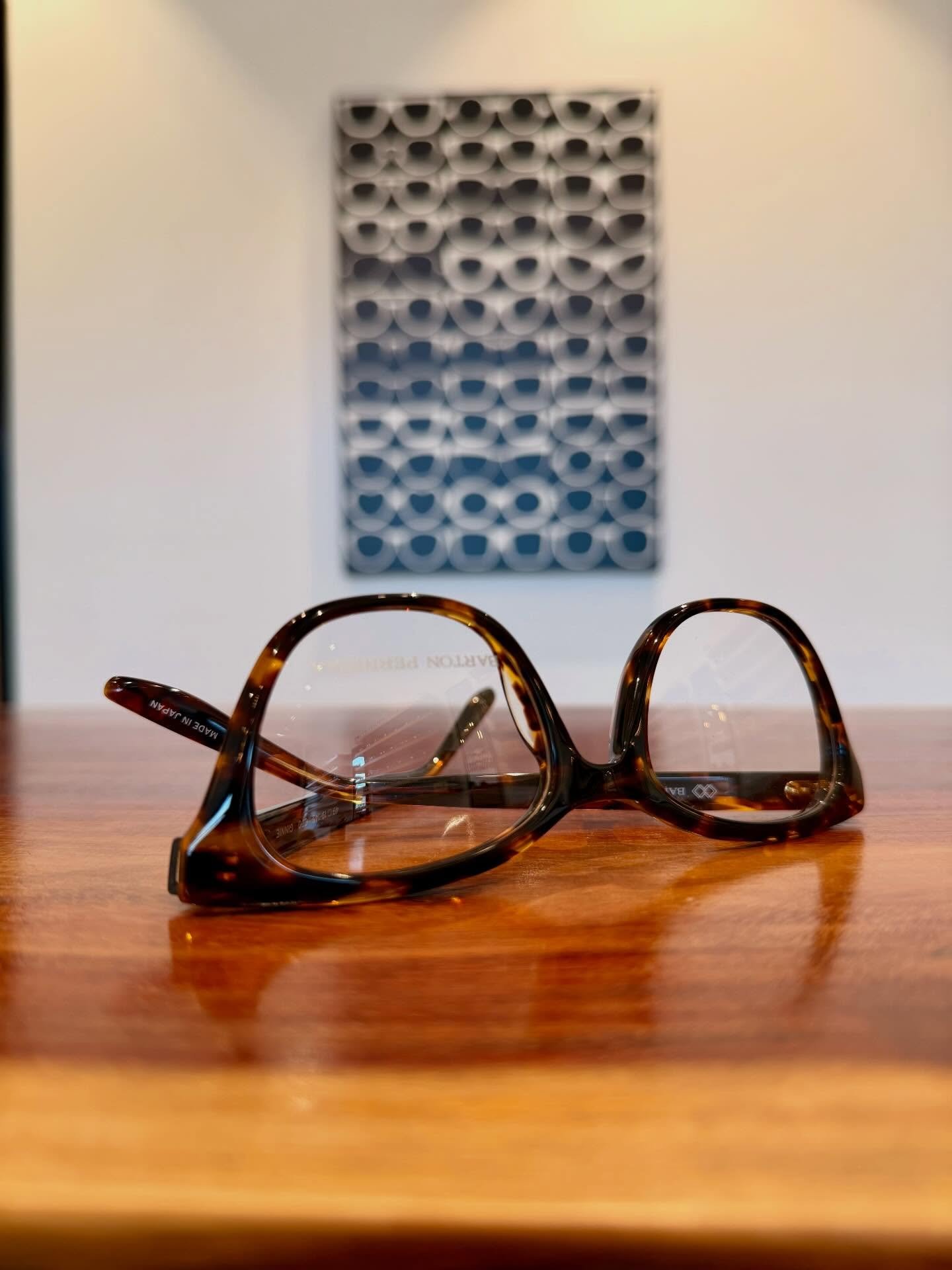 These @bartonperreira frames in a classic tortoise are your perfect goes-with-everything glasses!! 🤓 
#eyes #optometrist #shopsmall #familyowned #spectacleoptometry