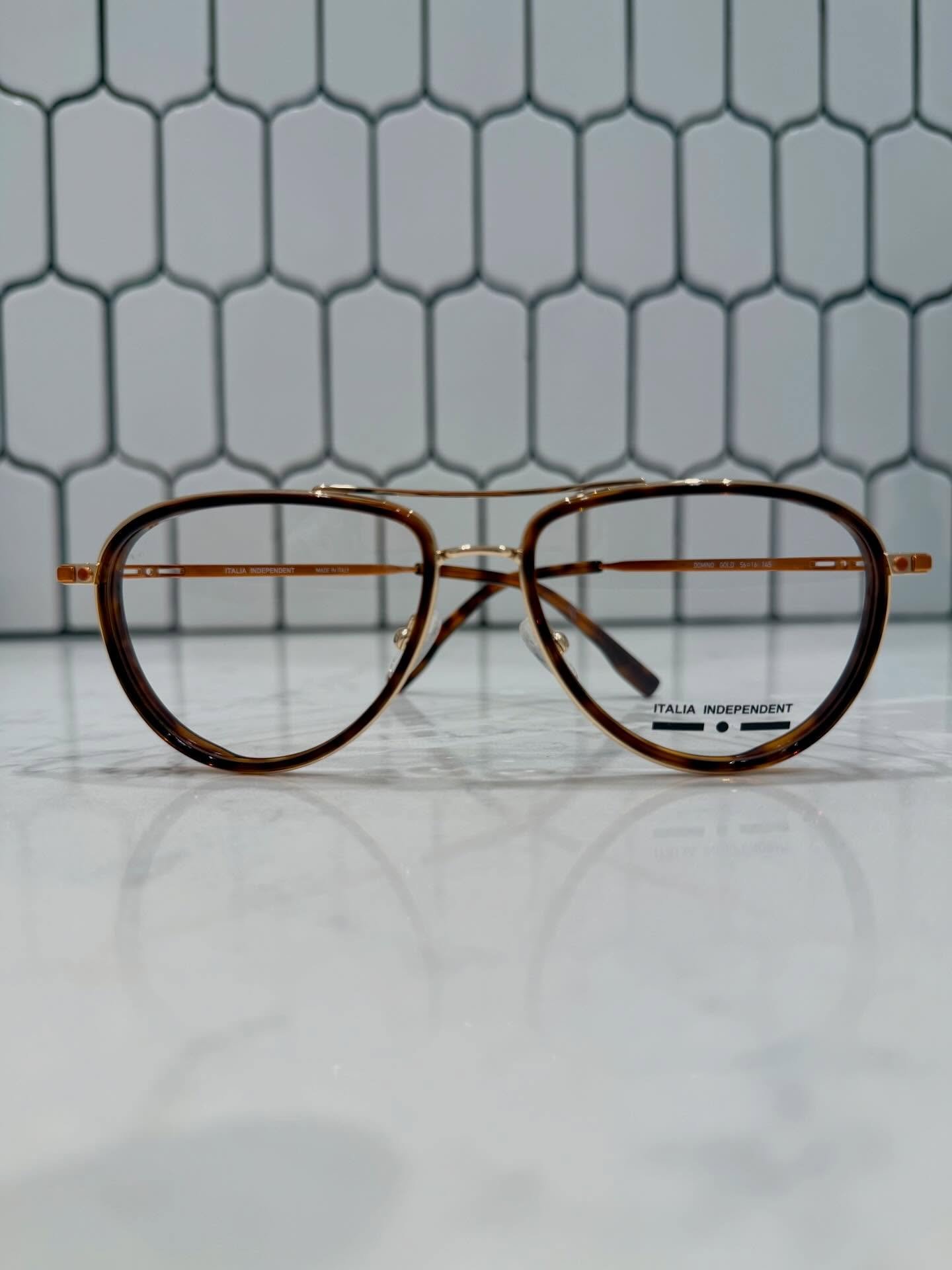 The details in our newest line @italiaindependent are something else!! 😍🙌🏻🤓 Come see and feel for yourself! #italiaindependent #neweyeglasses #glasses #shopsmall #spectacleoptometry