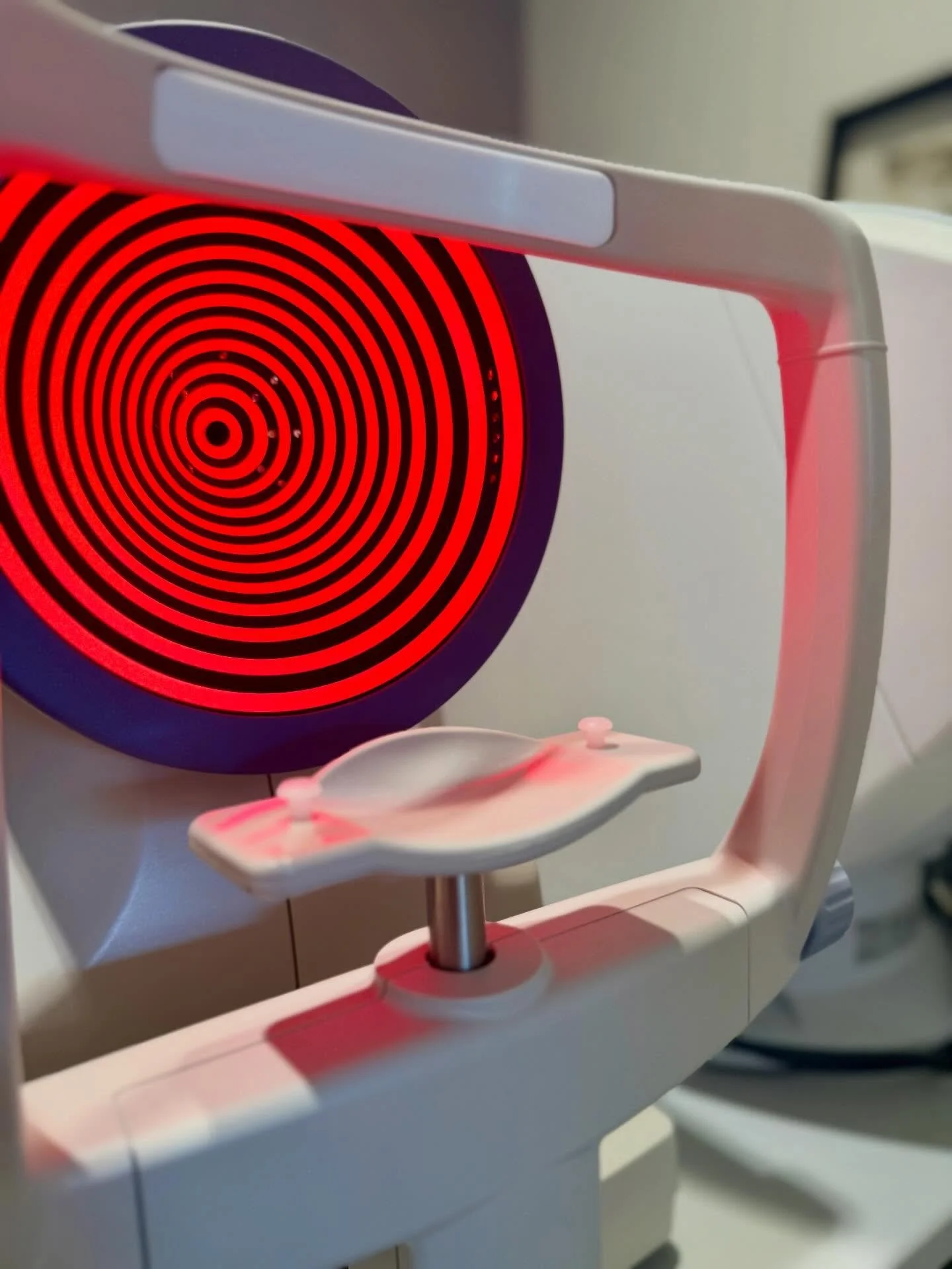 Check out our new machine to analyze your dry eye!! 👁️🙌🏻 We are excited to be able to help our patients with a new dry eye treatment option, but first, you&rsquo;ll notice at your regular exams, we&rsquo;ll be assessing just how dry each of our pa