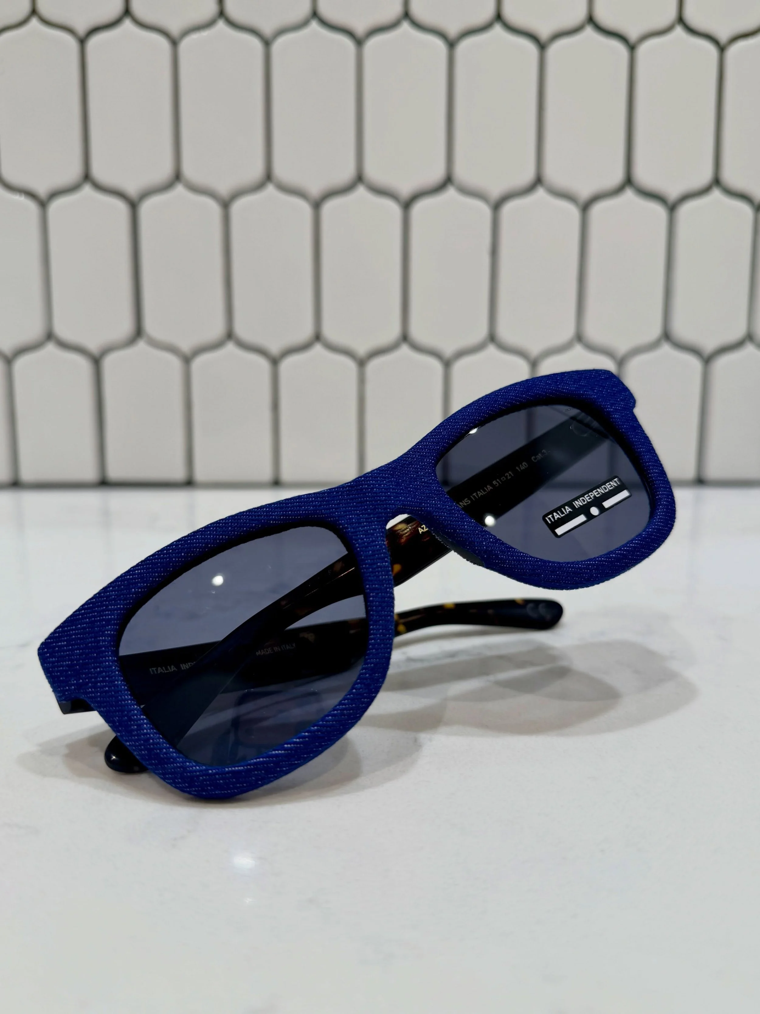 Come check out these denim (yes, you heard that right&hellip; like 👖 🤯) sunglasses from @italiaindependent!! #denimsunglasses #eyeglasses #modoeyewear #shopsmall #spectacleoptometry