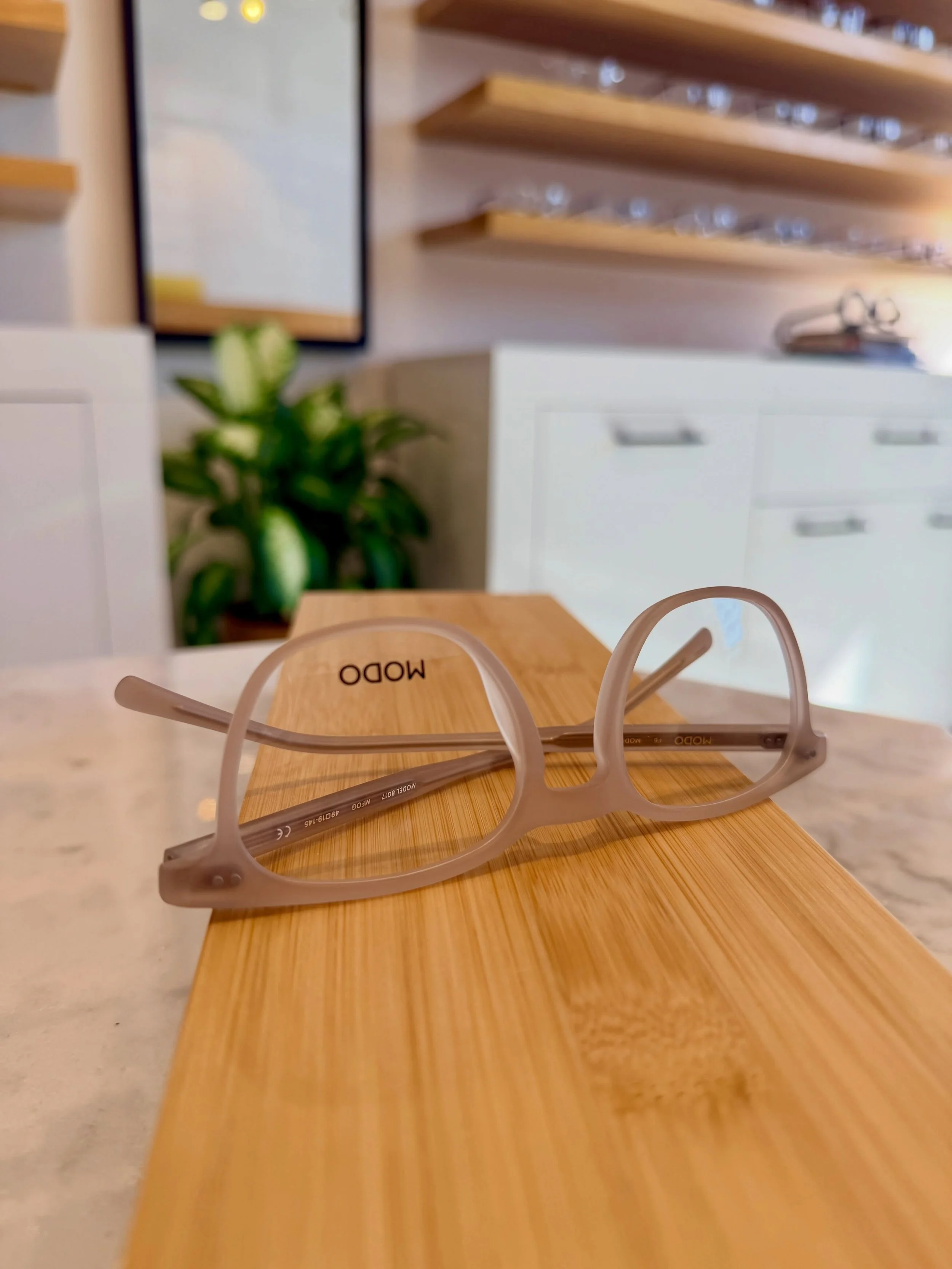 We are loving these new matte frames from @modoeyewear! Come check them out 👀🙌🏻🤓 #shopsmall #modoeyewear #eyeglasses #seebetterlookgood #spectacleoptometry