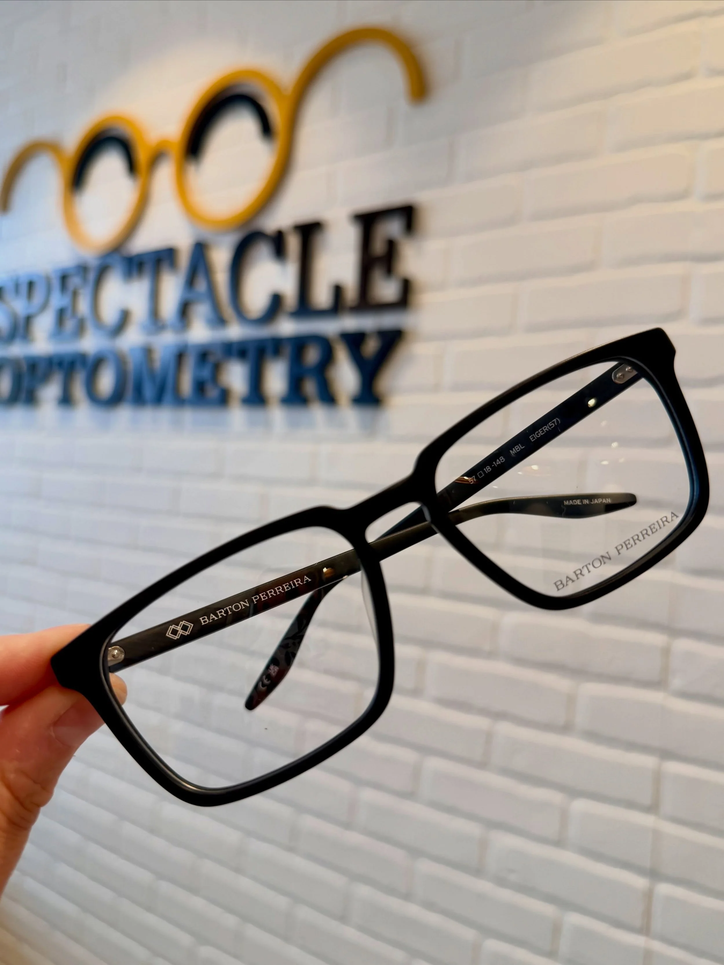 Classic matte black frame&hellip; you can&rsquo;t go wrong!! Are you more of a black glasses person, tortoise to some kind of color?! Let us know! ⤵️ #blackglasses #classic #shopsmall #seebetterlookgood #spectacleoptometry