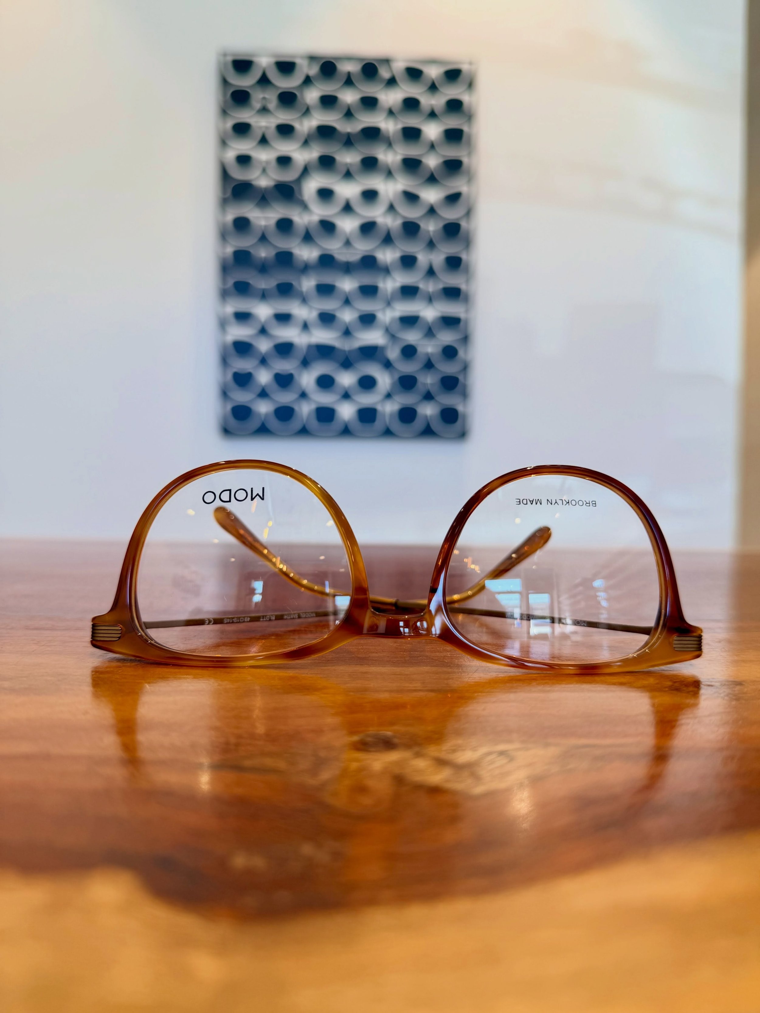 These new @modoeyewear frames are giving all the #fallvibes, especially on a gloomy (maybe fall weather is here?!?) day!!! Now we just need that PSL, a cozy sweater, and a candle 🥰🍂☕️ What&rsquo;s your favorite fall thing?? Let us know ⤵️ 
#sweater