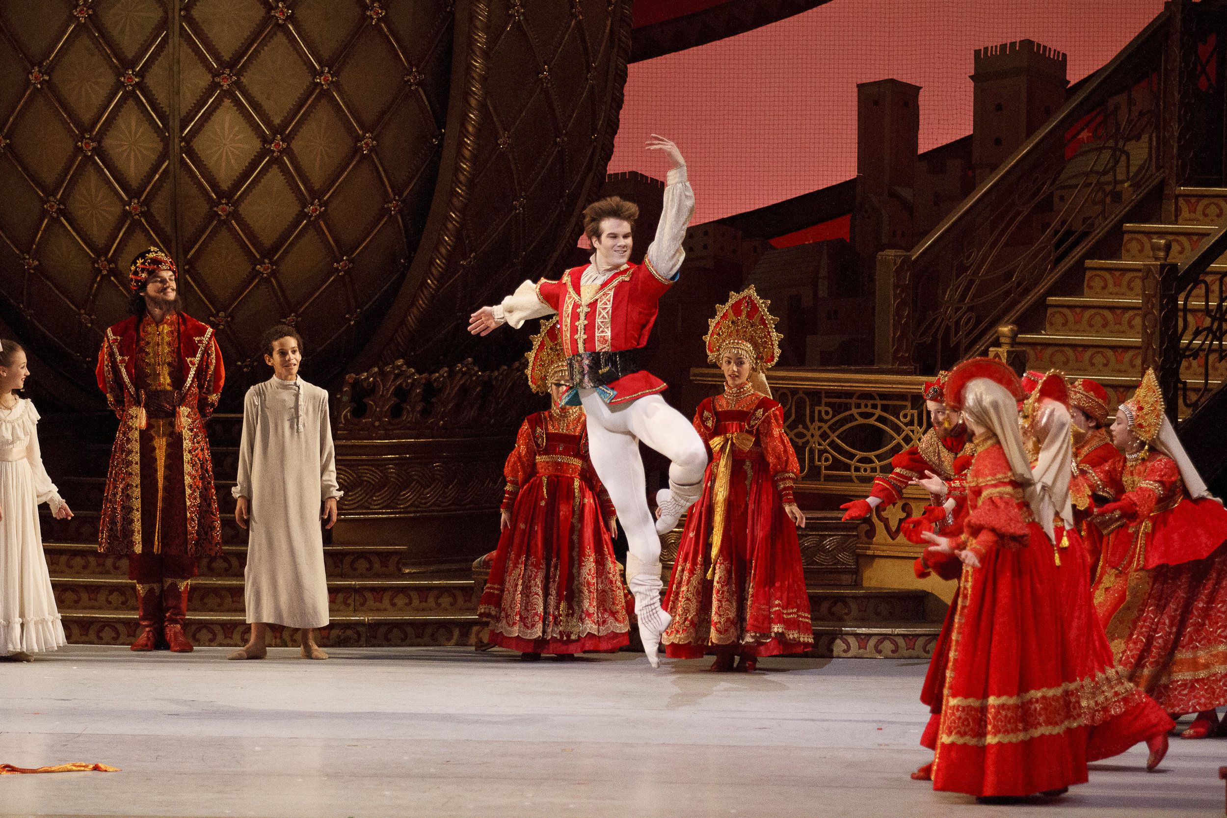 McGee Maddox with Artists of the Ballet in The Nutcracker. Photo by Bruce Zinger.2.jpg