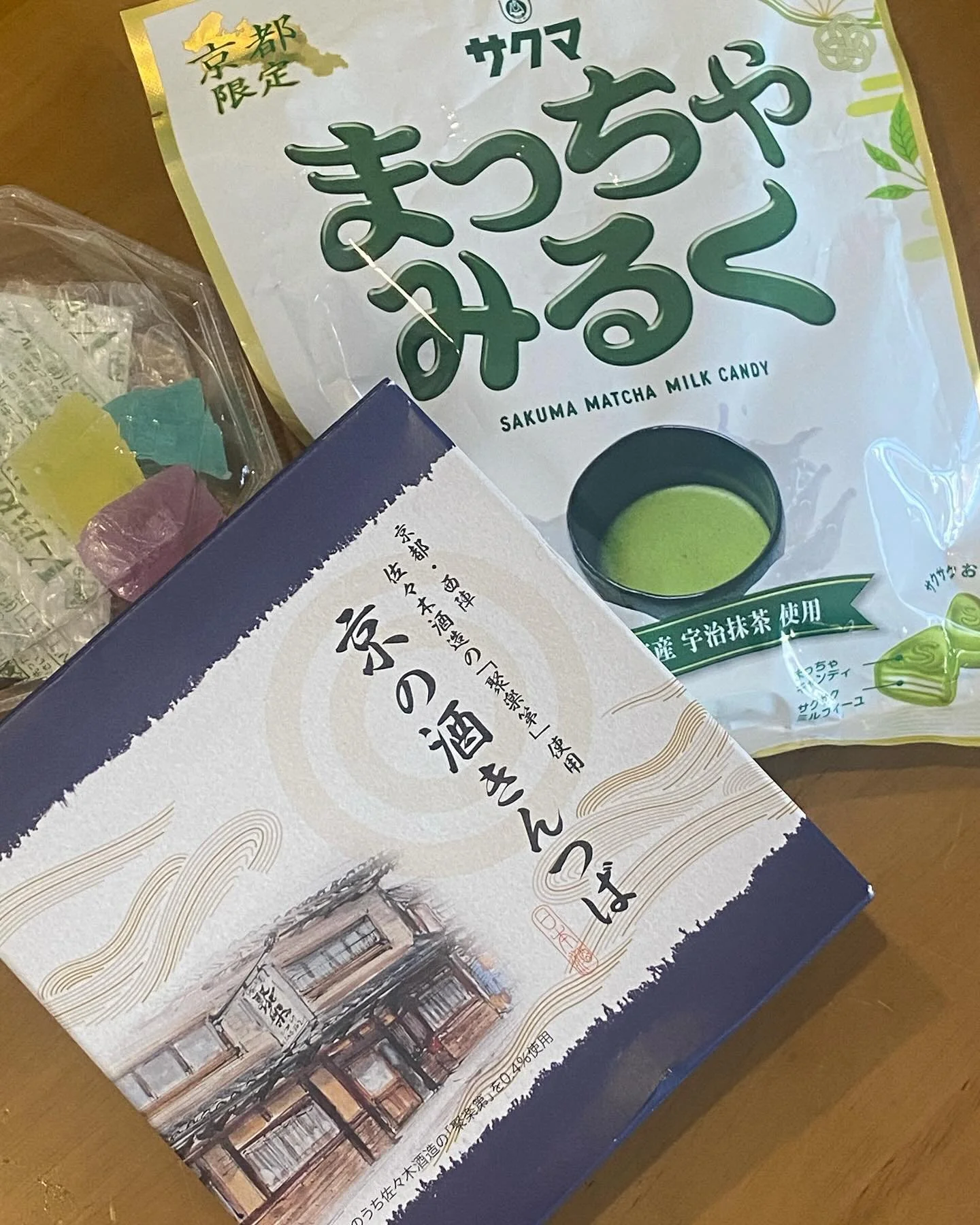 【お知らせ】
4/29-5/5はゴールデンウィークのお休みです。
5/6（月）は祝日ですが、レッスンがあります。
お間違えのないようにお願いします！

&mdash;&mdash;&mdash;
中3の生徒さんが、修学旅行のお土産を買って来てくれました。
その優しさに感動&hellip;🥹
いよいよ受験生。一緒にがんばろう！！

#stepsenglishschool #ステップスイングリッシュスクール #松本にある英会話スクール　#松本市 #英会話 #英語 #英語好きな人と繋がりたい #go