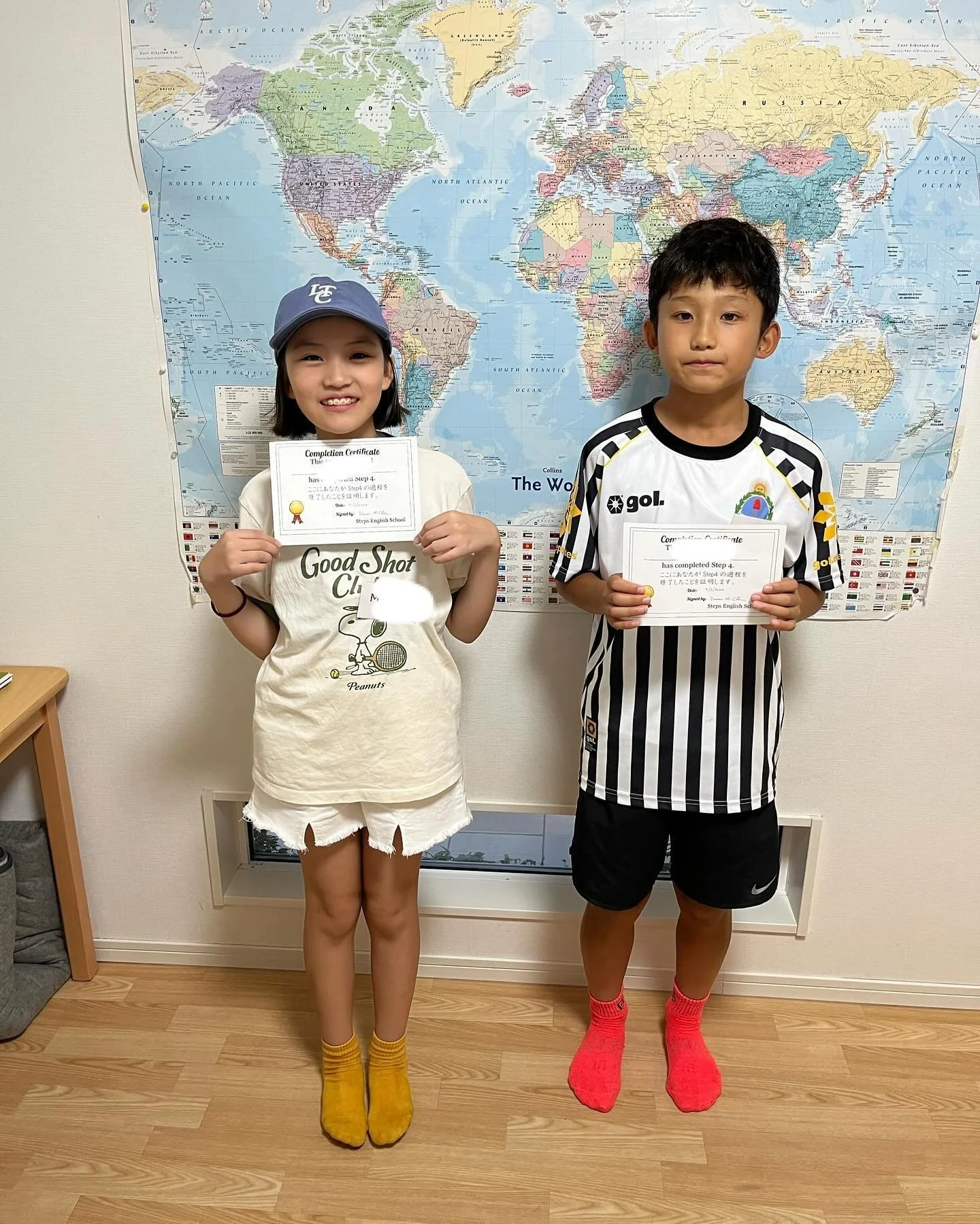 Stepping up!

１つのステップを修了して、次のステップに進みます。
新しいことと復習を混ぜながら、各クラスのペースでテストを進めて行きます。
最初はできなくて、イヤだな&hellip;と思っていても、必ずできるようになりますので、諦めずに頑張ってほしいです。

今日からハロウィンウィーク、始まります！
コスチュームを着たい人は、ぜひ着てレッスンにお越しください！🎃

#英会話 #stepsenglishschool #松本市にある英会話スクール #英語塾 #ステップスイングリッシュ