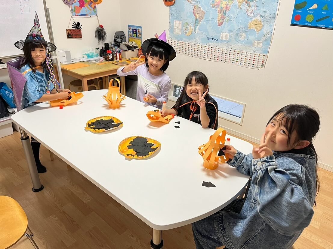 Halloween week 2024

みんな可愛い&hellip;❤️
教室から、キャーキャーと楽しそうな声が聞こえときます。
It always sounds like kids are having great fun in the classroom! 

#stepsenglishschool #ステップスイングリッシュスクール　#松本市にある英会話スクール　#英会話　#英語　#塾　#matsumoto #english