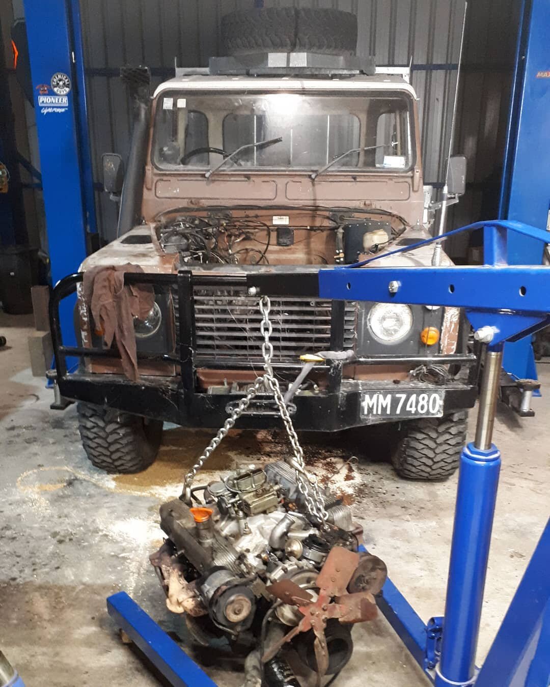 First rebuild for this well used 86 110.

More pictures to come.

#landrover #landroverdefender #landroverlife #landrover110 #county #rebuilds #4wd #expedition #v8 #roverv8