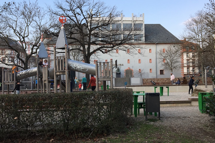 Glauburgplatz mit Spielplatz, 28.02.2019
