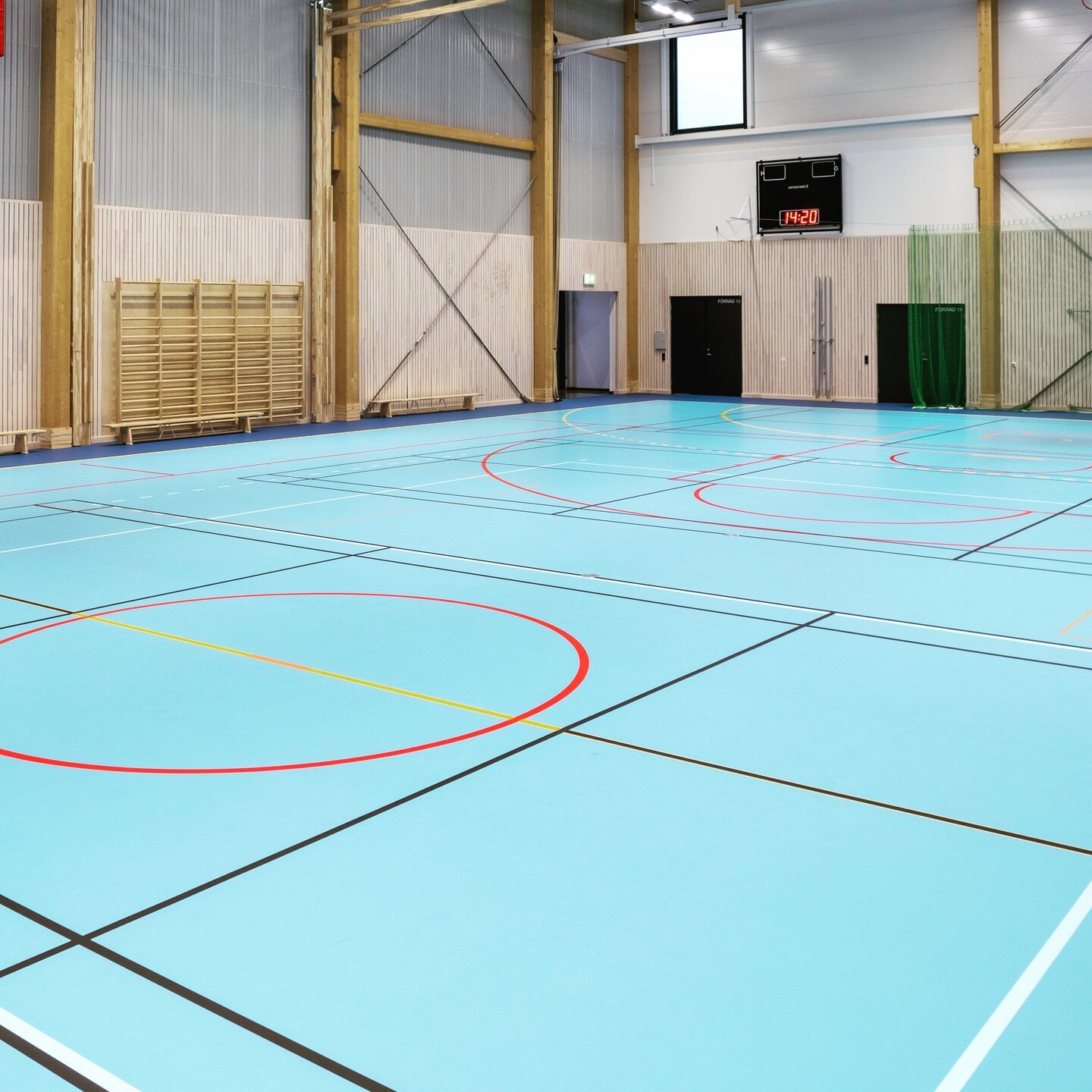 Sportgolv
Vi erbjuder en golvl&ouml;sning f&ouml;r alla syften och alla typer av sporter.
N&aring;gra av v&aring;ra sportgolv:
- PU sportgolv
- HG sportgolv
- AE sportgolv
Mer info hittar du p&aring; 
https://www.nordicarenaservice.se/sportgolv