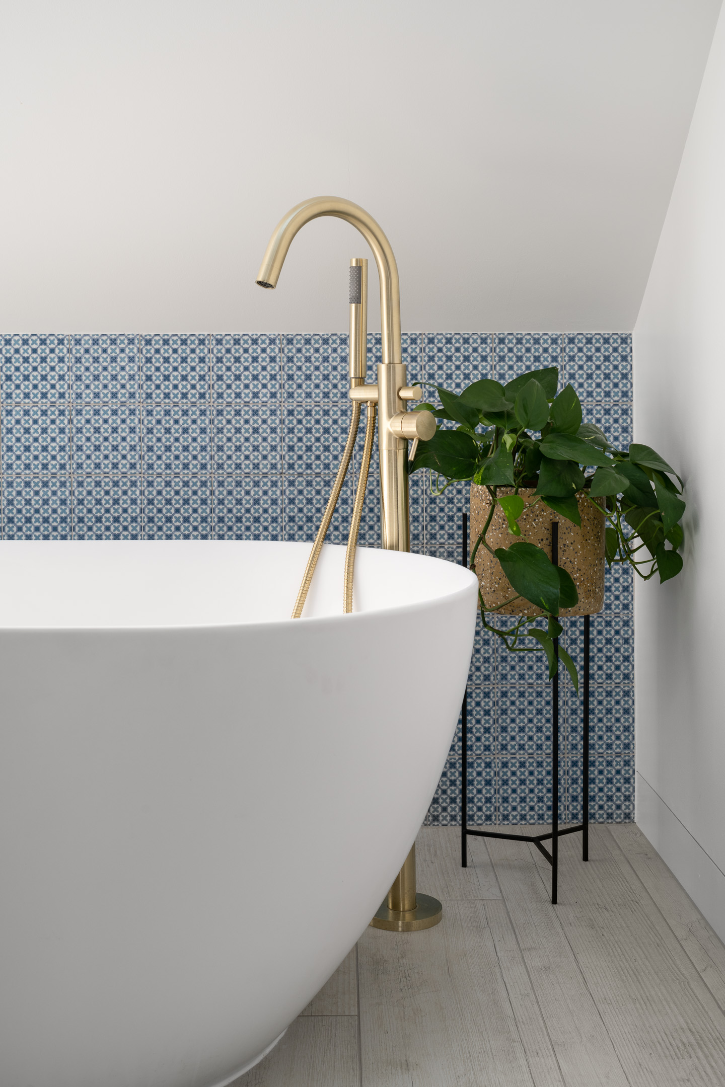 Web - Life Design - Ally Pally -Bathroom mid to bath and tap 1_.jpg