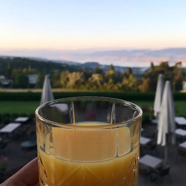good morning, new week. ☀️🍊
.
#sorellhotelz&uuml;richberg #z&uuml;richberg :breakfastwithaviwe #barwithaview #allfortheguests #welcometoourhotel #z&uuml;rich #switzerland #swisshotels #orangejuice #goals #travel #inspo