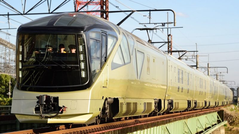 train-suite shikishima.jpg