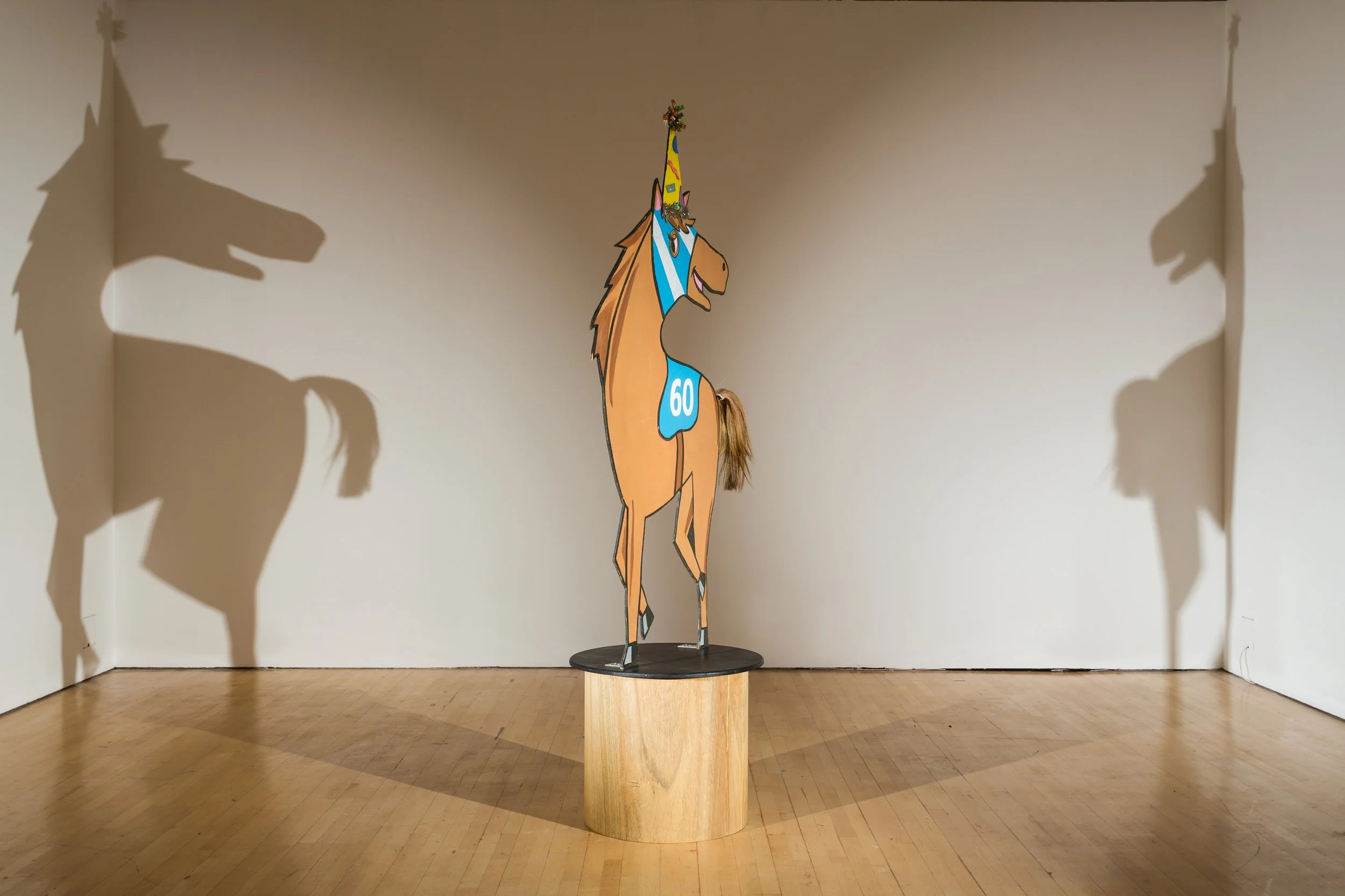 Lutz Bacher, Horse / Shadow, 2010. Astrup Fearnley-samlingen, Oslo. Med tillatelse fra Estate of Lutz Bacher og Galerie Buchholz.