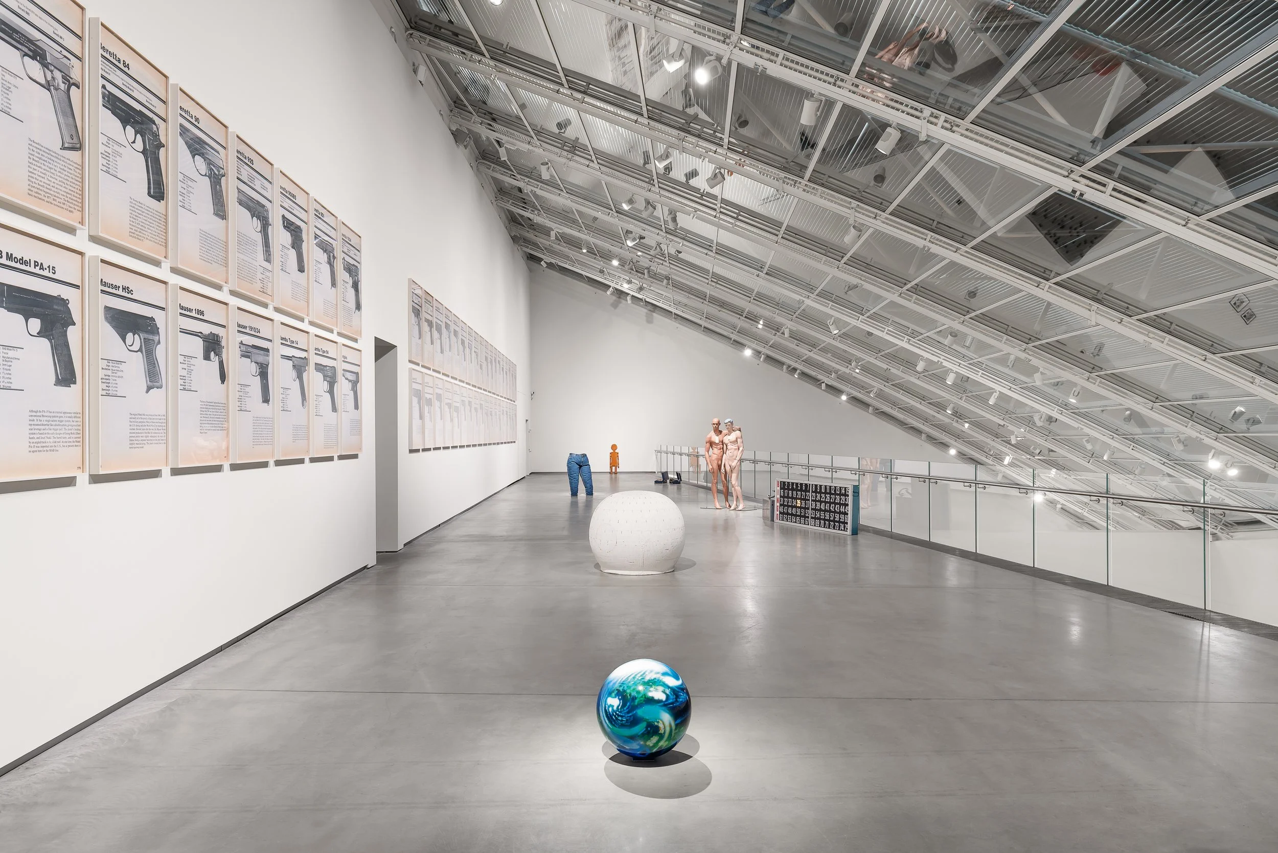 Utstillingsbilde, Lutz Bacher: Burning the Days. © Astrup Fearnley Museet, 2025. Foto: Christian Øe