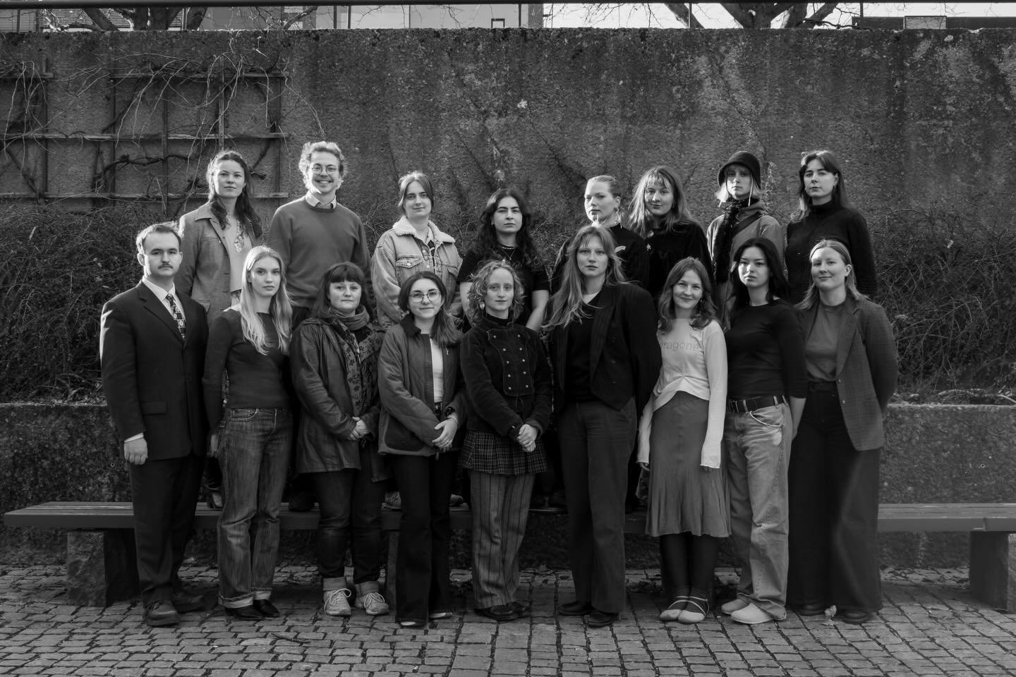 M&oslash;tt ansiktene bak dette semesterets Paragone!

Sammen med redakt&oslash;r Aurora Hirsch Steffens, samt med-redakt&oslash;r Kristine Varden Johnsen, gleder vi oss til &aring; dele denne v&aring;rens utgave: &laquo;Visjoner&raquo;!