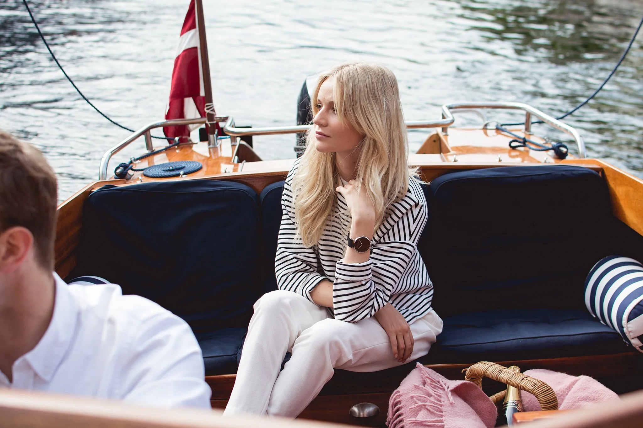 Signe wears MR006.