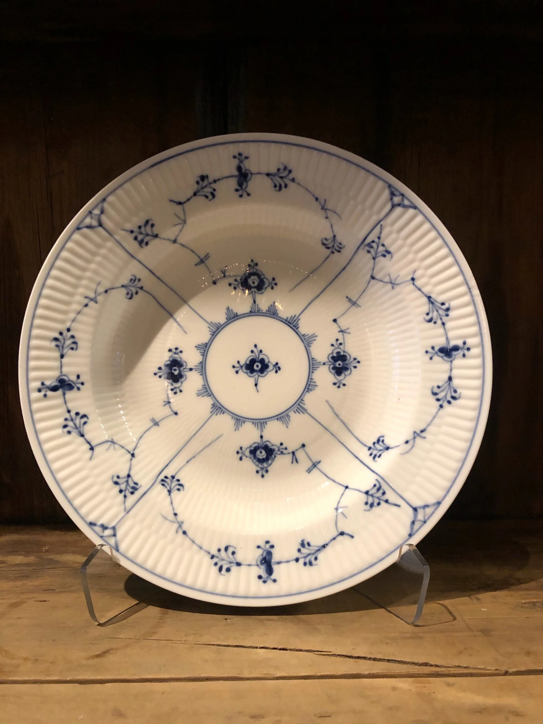 Store, vakkert møte, antikke dype tallerkner 25cm kr 1250-1450 stk