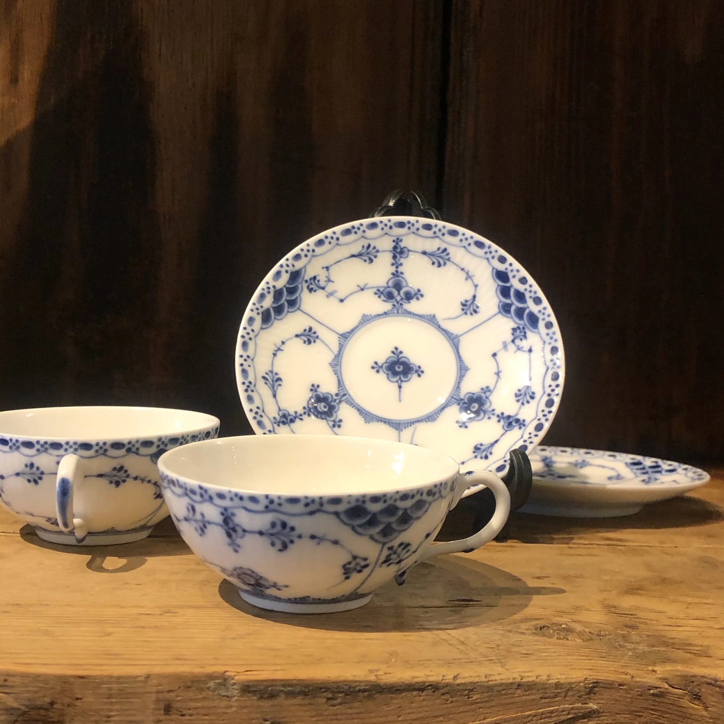 Nydelige antikke små gourmet tekopper i Halvblonde, 100 år gamle kr 1250 stk