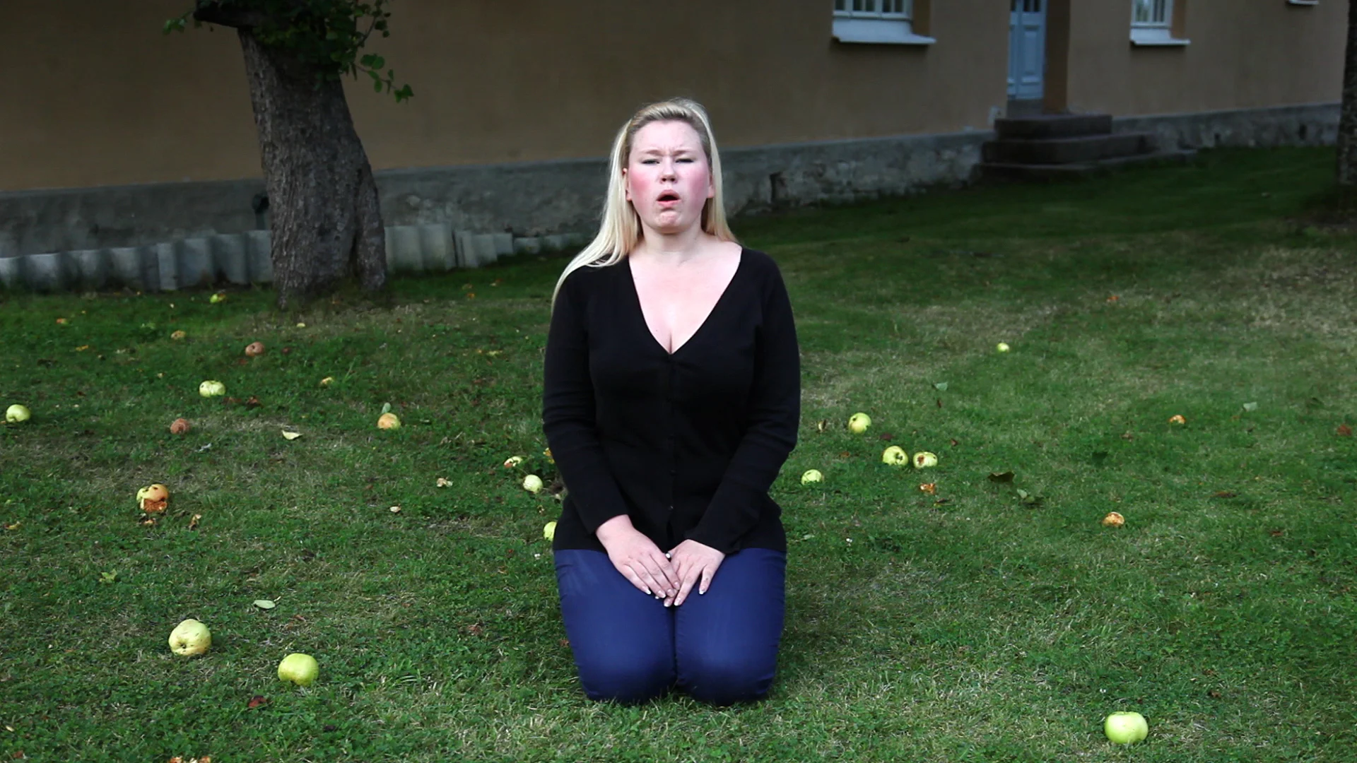 woman_in_garden.jpg