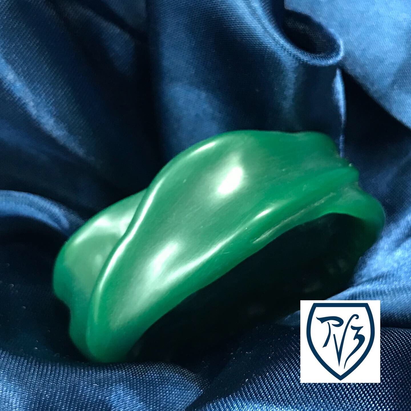 SATIN CUFF1.JPG