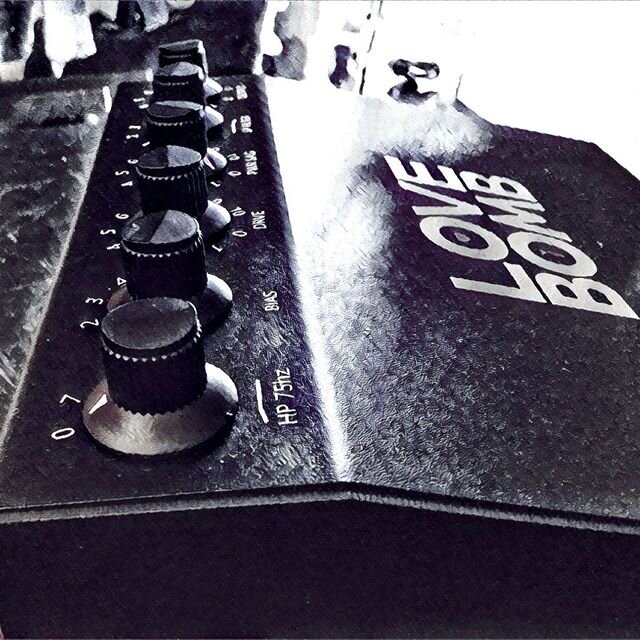 Side View. #lovebomb #valve #preamp #british #design #guitar #pedal