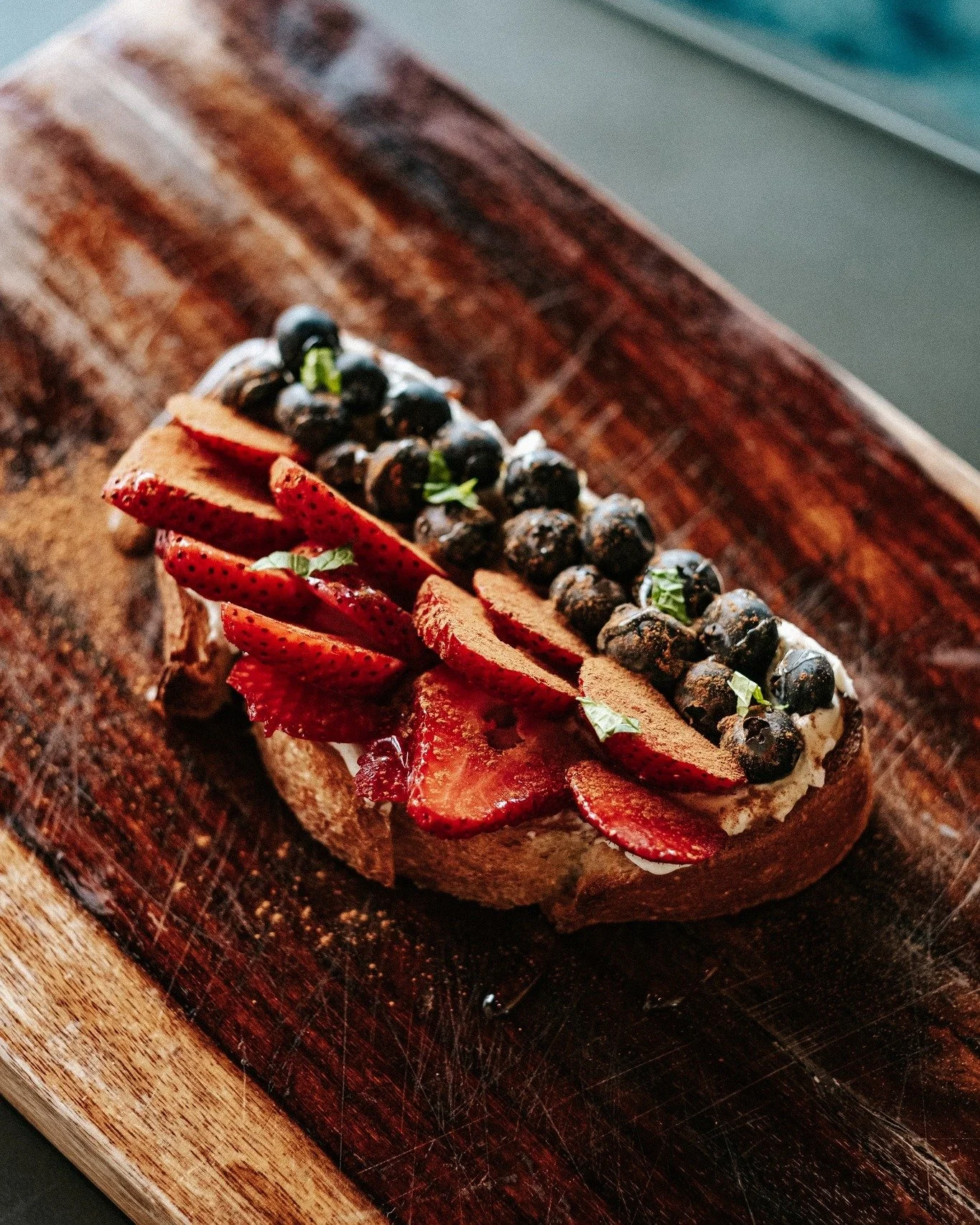Over The Top Toast.

Toasted semolina, mascarpone, strawberries, blueberries, honey, a touch of cinnamon, and fresh mint.

Sweet, balanced, and a little hard to forget.

Looks good. Tastes better.

Here for spring and summer.
-
-
-
-
-
-
#society57 #