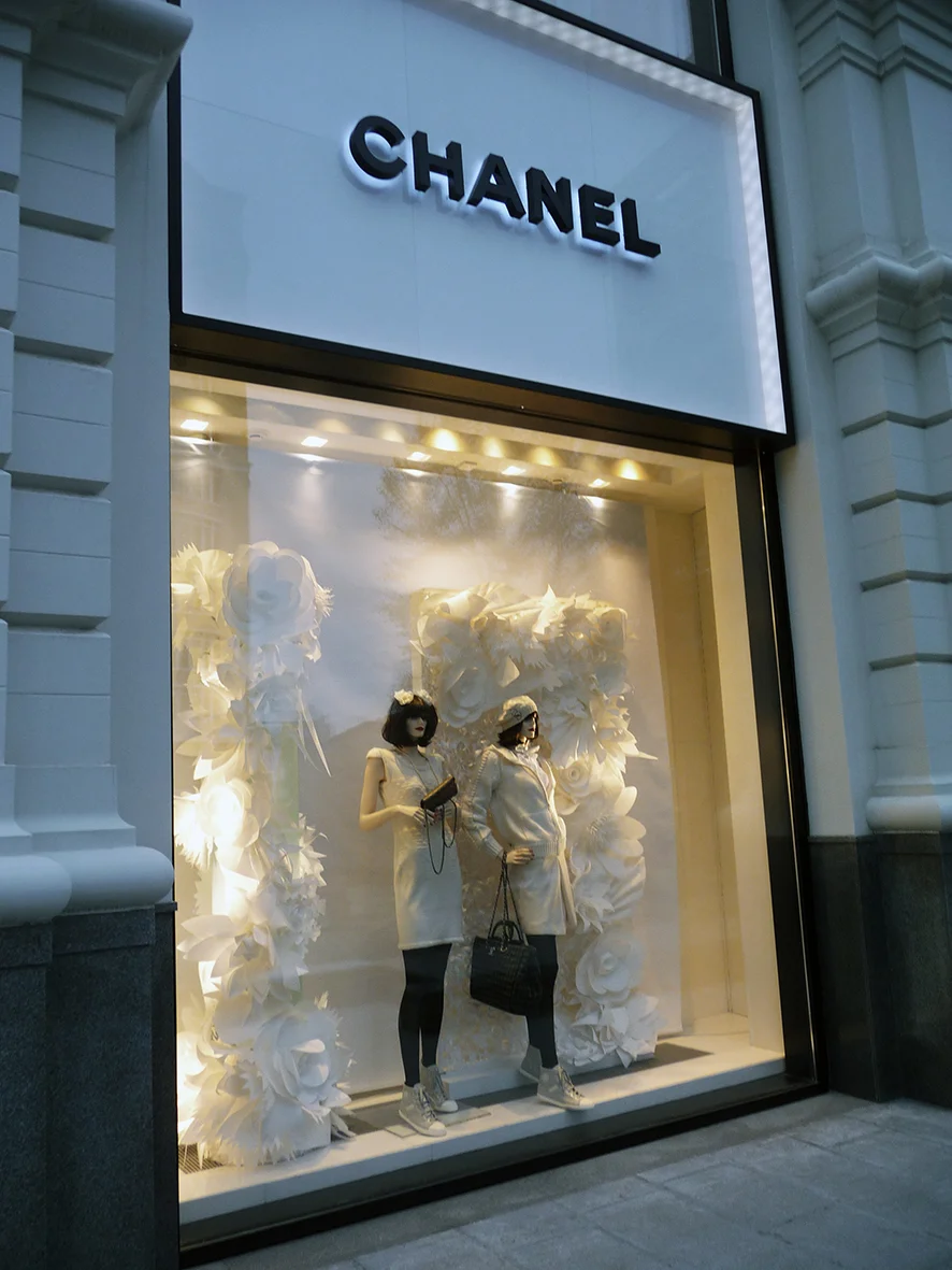 FW09 Act 1 Paper Flowers . Russia & CIS countries